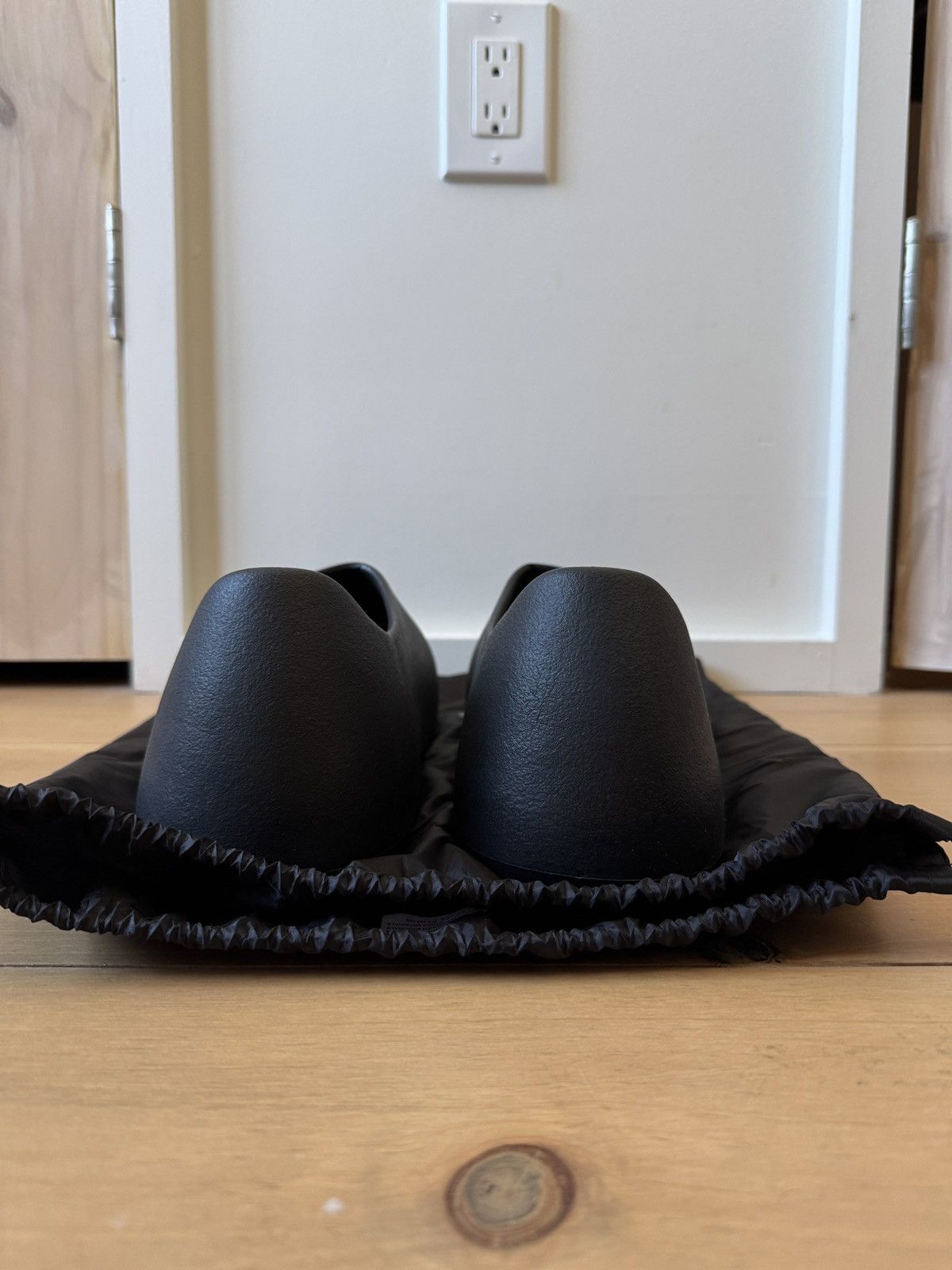 Yeezy Yeezy SL-01 Black SIZE 16 Size US 15 / EU 48 - 4 Thumbnail