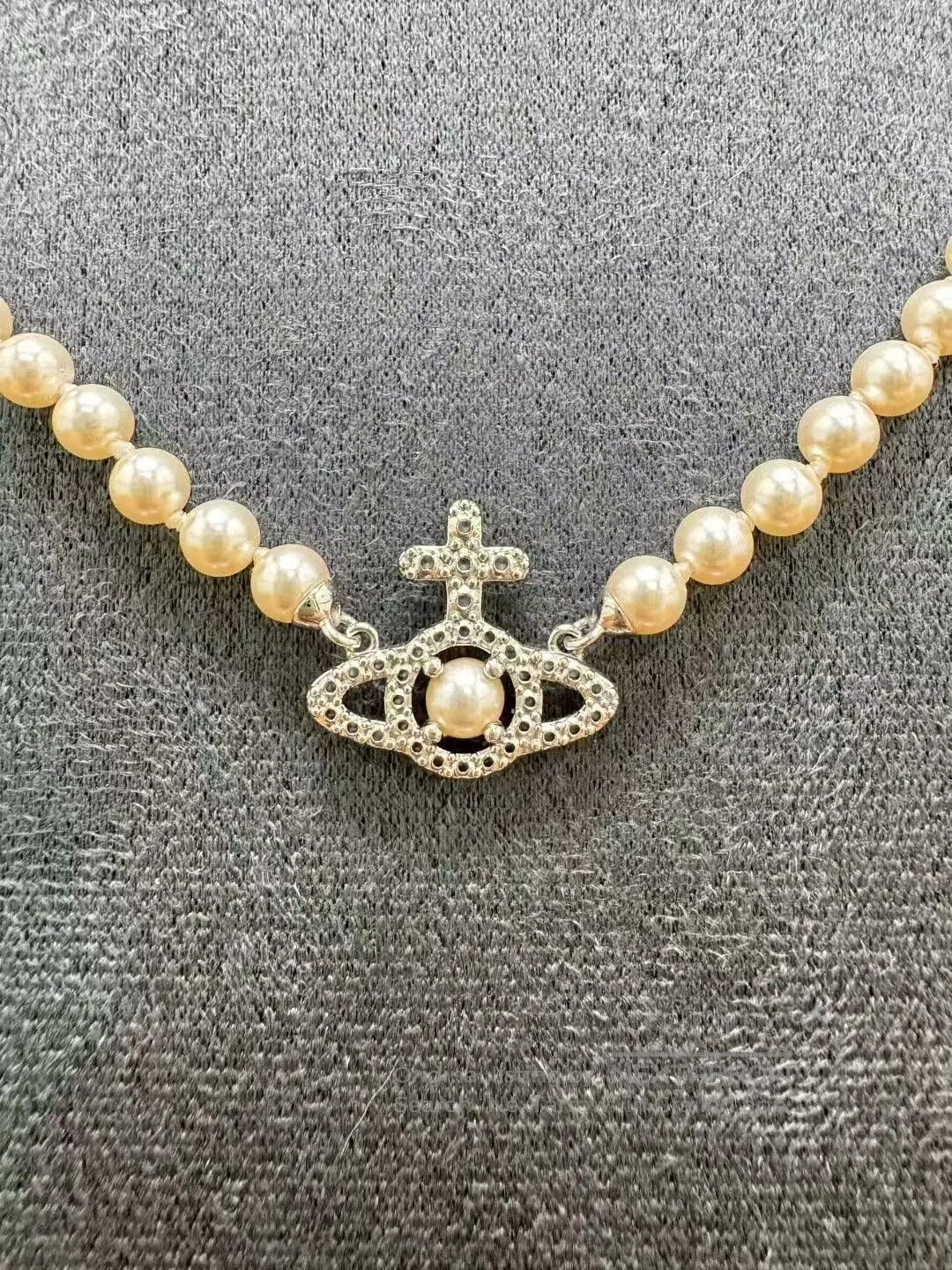 Vivienne Westwood Vivienne Westwood Pearl Necklace. Size ONE SIZE - 1 Thumbnail