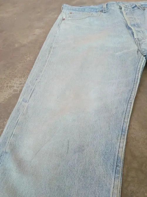Levi's 90s Vintage Levis 501 Made In USA Distressed Jeans 36x30 Size US 36 / EU 52 - 7 Thumbnail