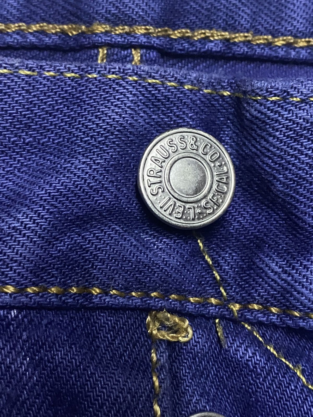 Levi's Vintage Levis 501 Y2K Blue Wash Distressed Slim Fit Jeans Size US 33 - 12 Thumbnail