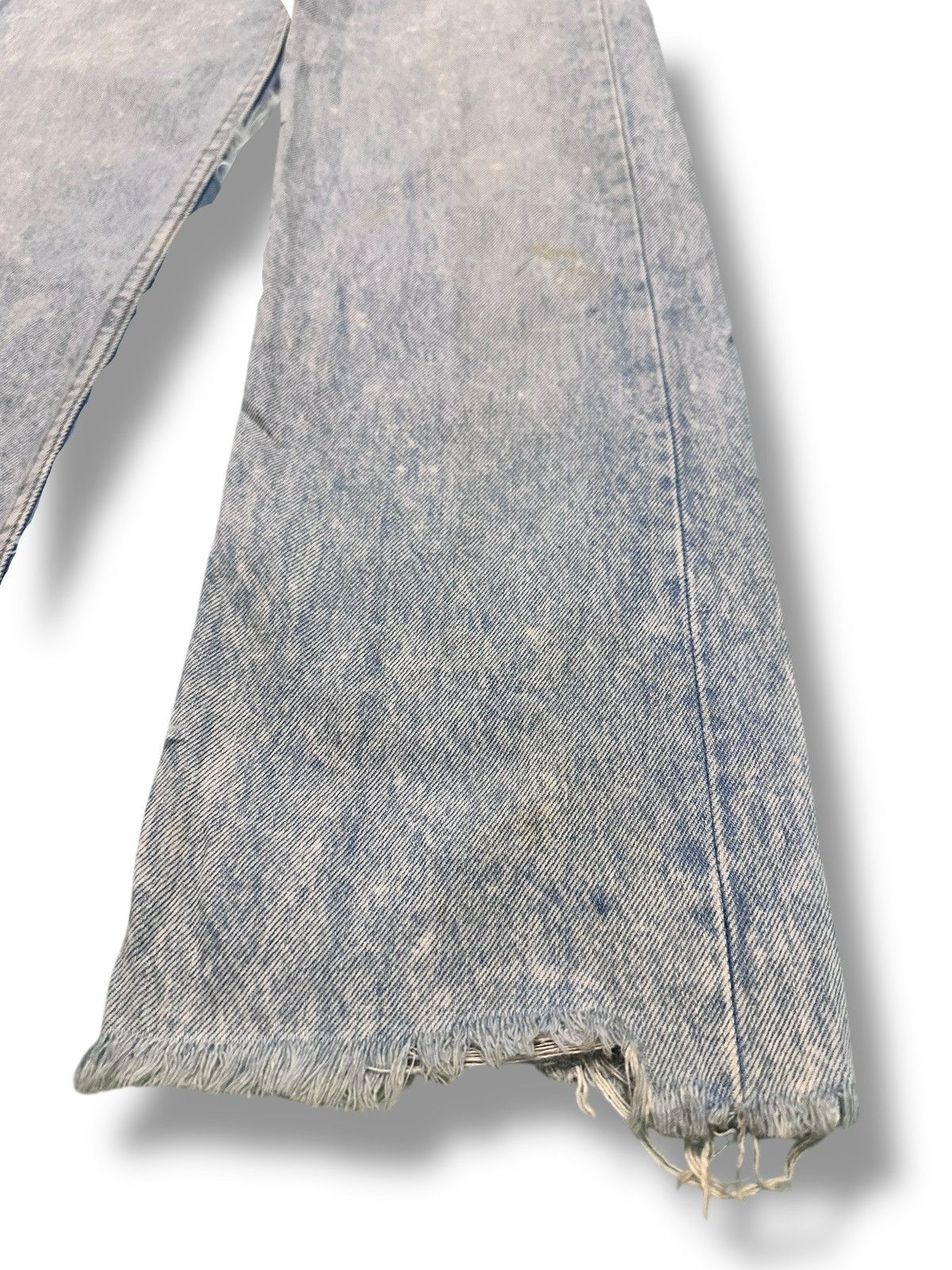 Levi's Vintage Levi's With Distressed Loose Style and Faded Wash Size US 27 - 9 Thumbnail