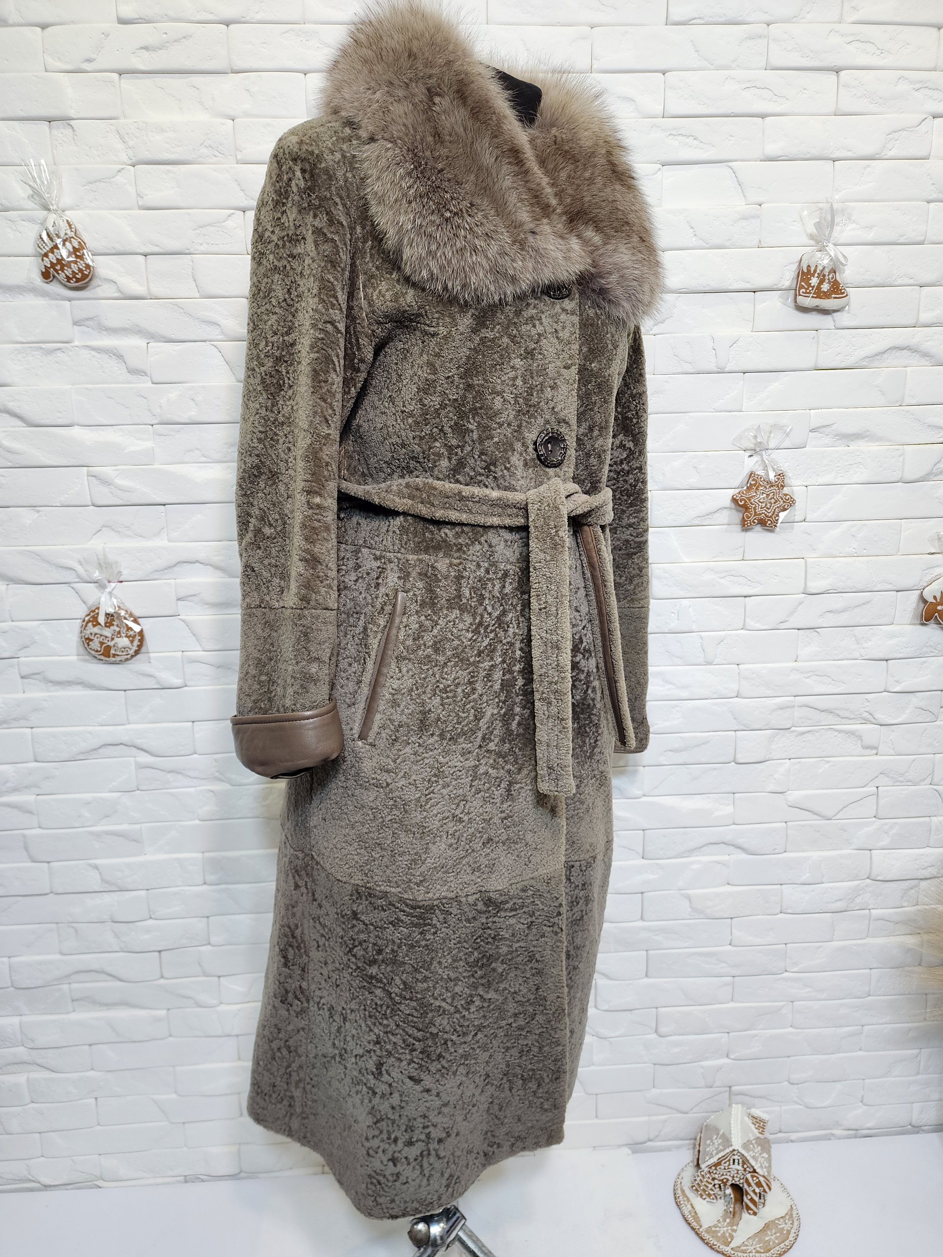 Other Gray Sheepskin Coat: Women's Fur Belted Winter Coat Size M / US 6-8 / IT 42-44 - 3 Thumbnail