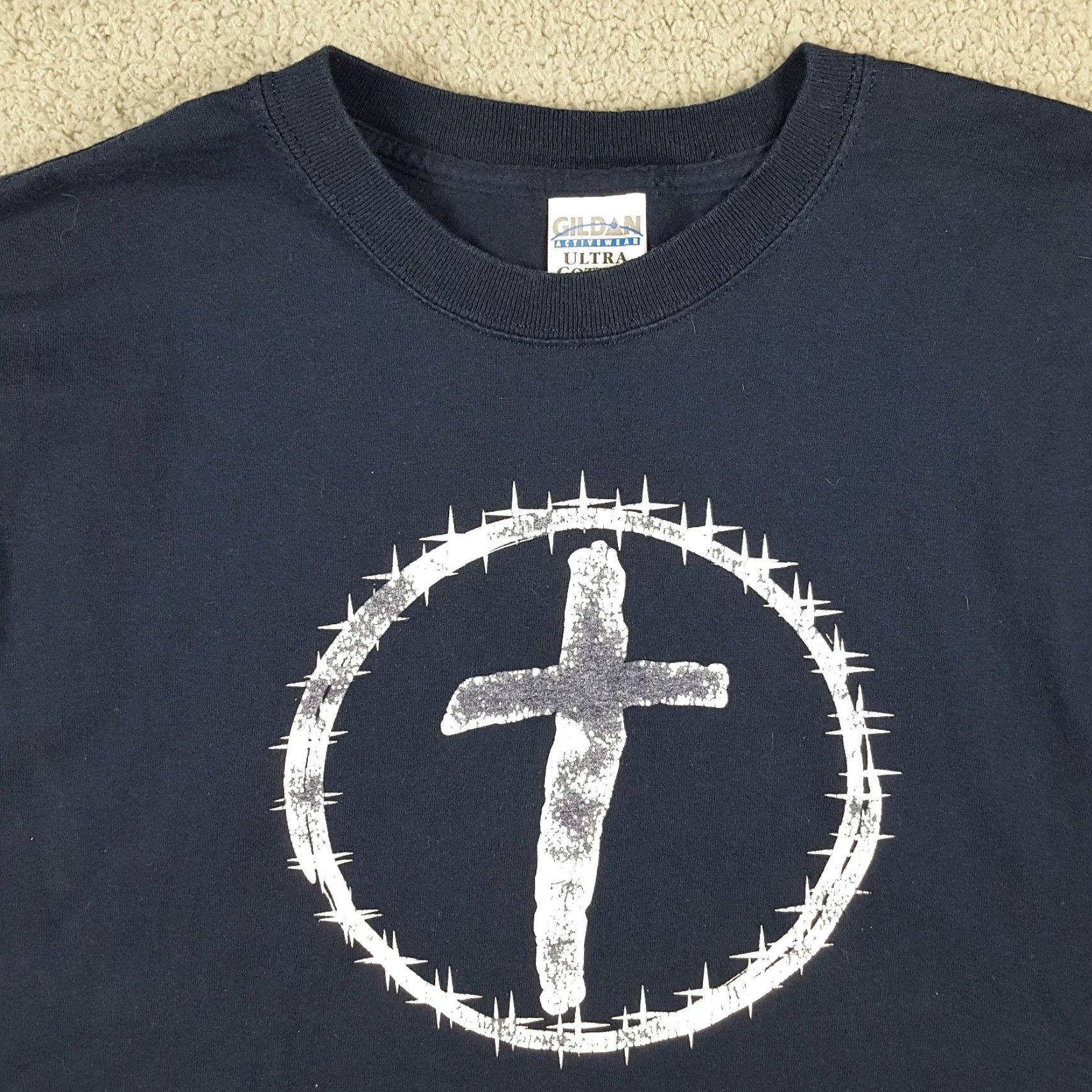 Gildan VINTAGE Gildan Peace Love & Jesus Distressed T-Shirt Men's Medium Navy Blue 90s Retro Casual Short Sleeve Y2K Size US M / EU 48-50 / 2 - 2 Thumbnail