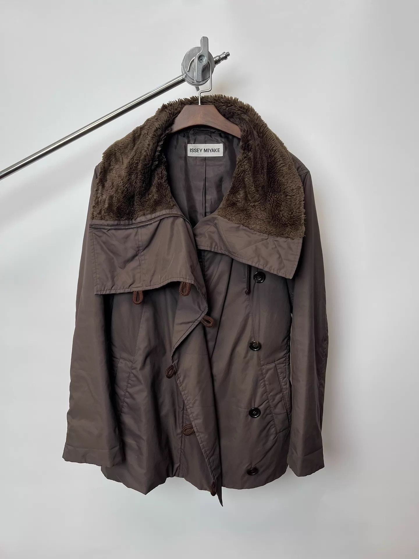Issey Miyake Issey Miyake Brown Fur Collar Convertible Quilted Jacket Size M / US 6-8 / IT 42-44 - 2 Thumbnail