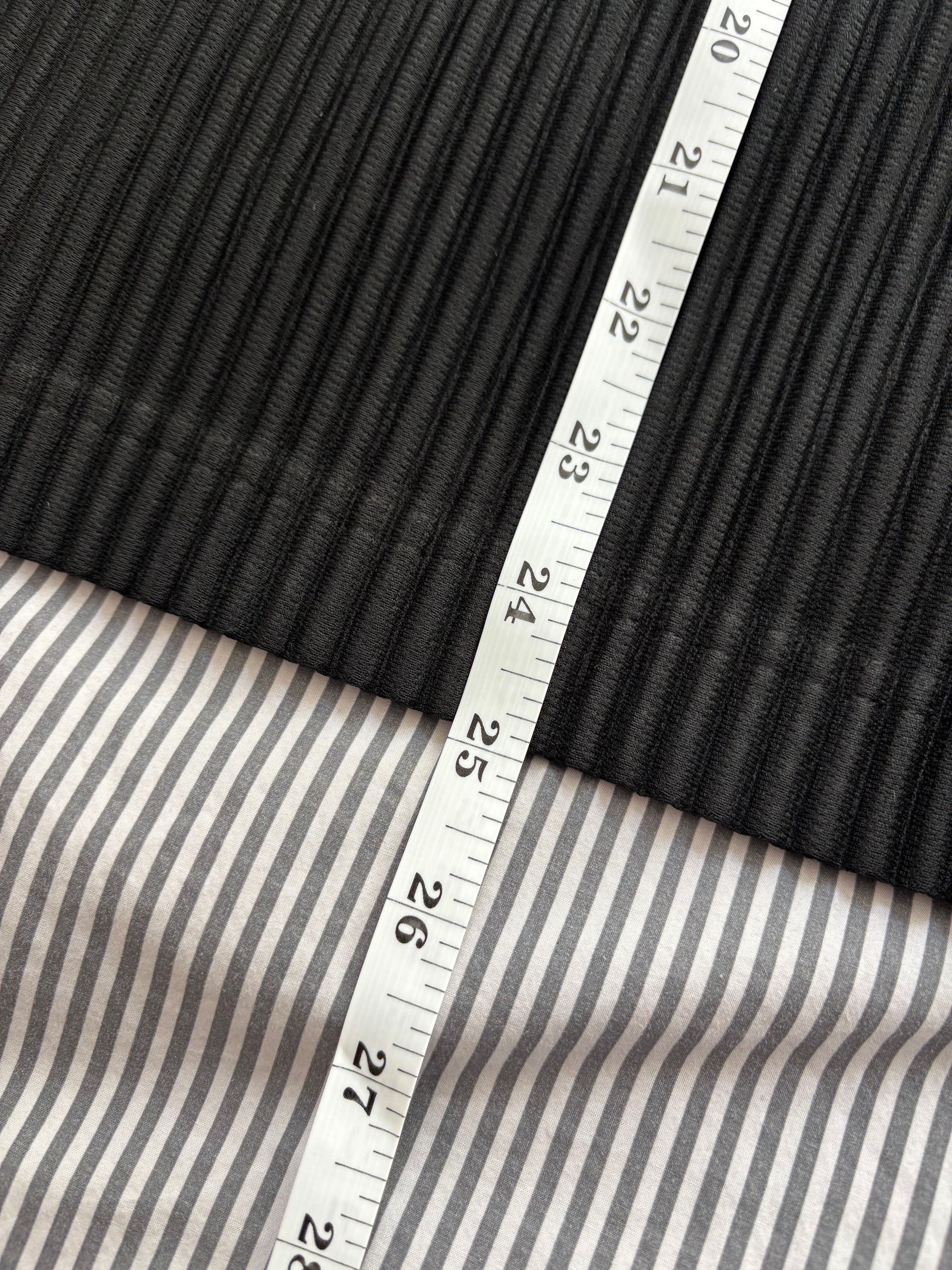 Homme Plisse Issey Miyake Homme Plisse Issey Miyake Black and Navy Tank Tops in size 3 Size US M / EU 48-50 / 2 - 8 Thumbnail