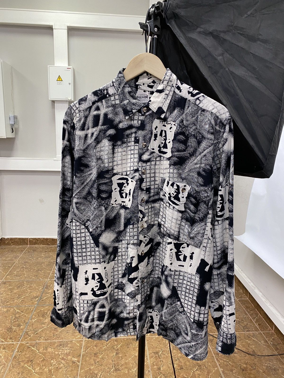 Affliction 🇺🇸 Avant Garde Opium Style Art Shirt Y2K Retro Anarchy Size US XL / EU 56 / 4 - 1 Thumbnail