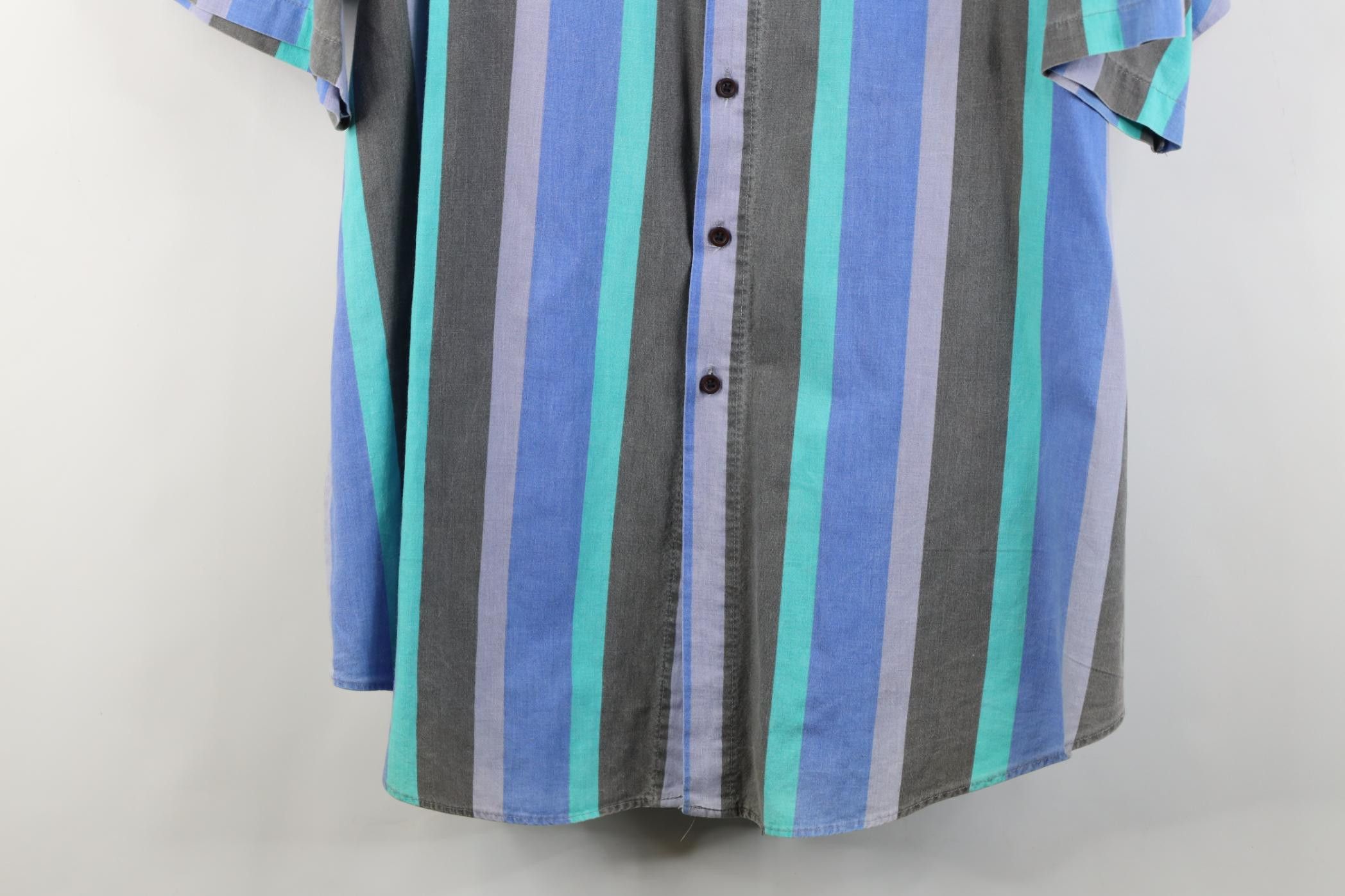 Vintage Vintage 90s Streetwear Collared Short Sleeve Button Shirt Size US XL / EU 56 / 4 - 3 Thumbnail
