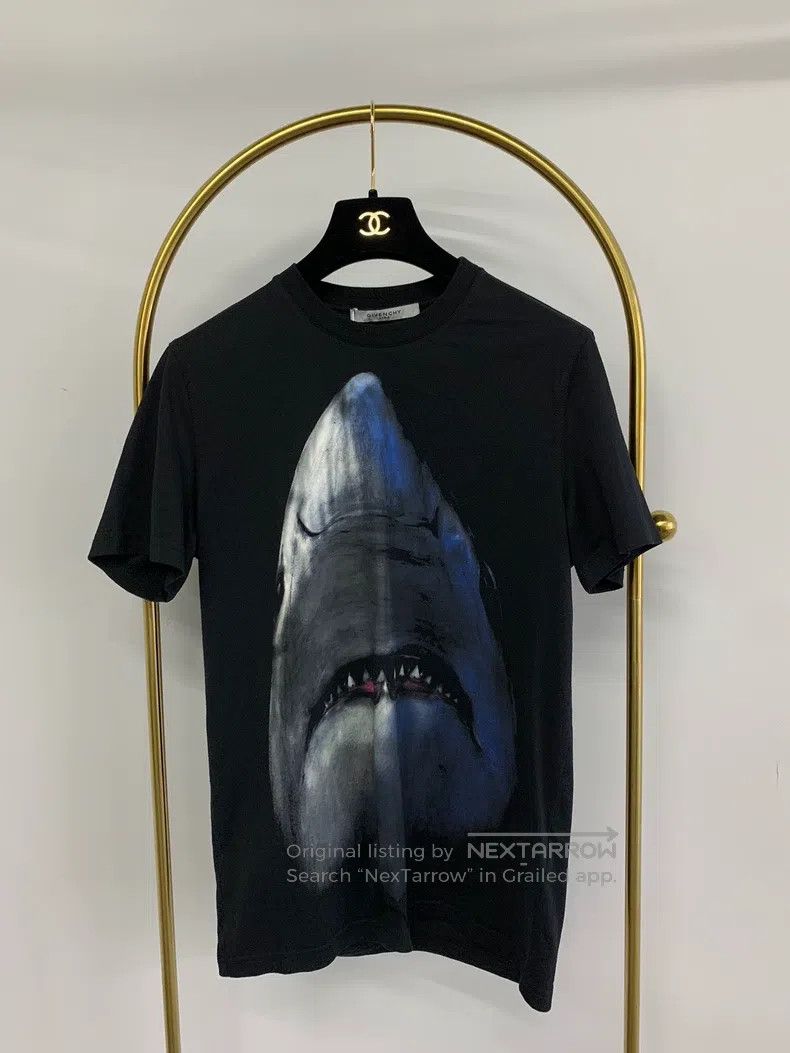 Givenchy Givenchy Black Shark Short Sleeve T-Shirt Size US XS / EU 42 / 0 - 1 Thumbnail