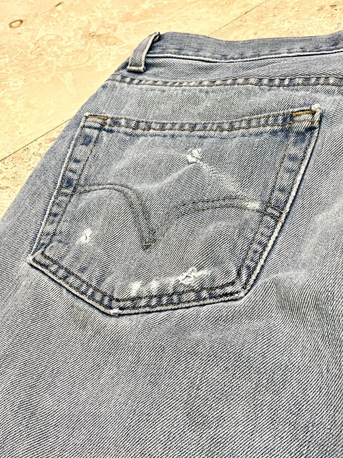 Levi's Distressed Levi’s 505 Light Wash Denim Jeans Size US 32 / EU 48 - 8 Thumbnail