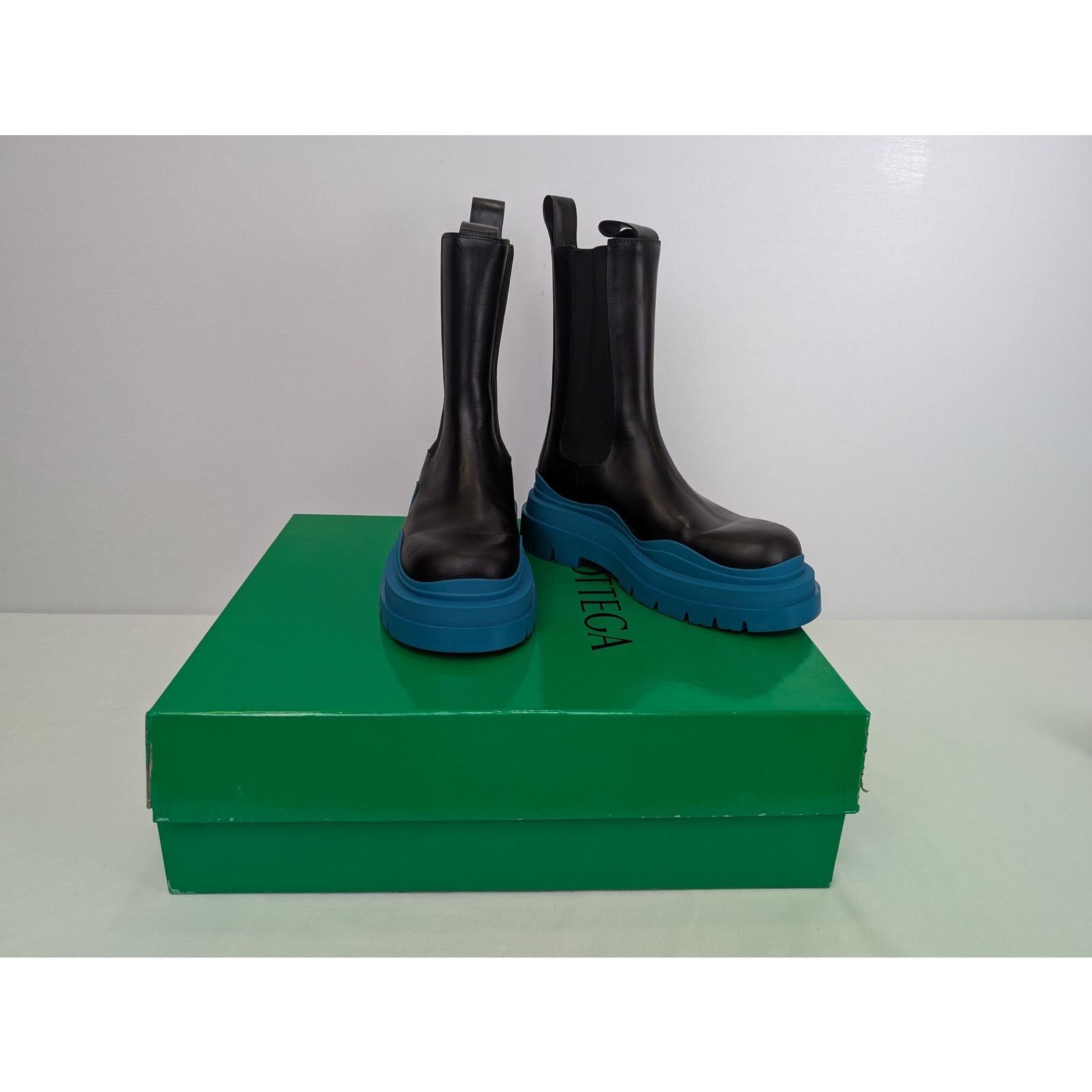 Bottega Veneta o1rshd1 Military Calf Tire Boot Calfskin in Black Size US 11 / EU 44 - 17 Thumbnail