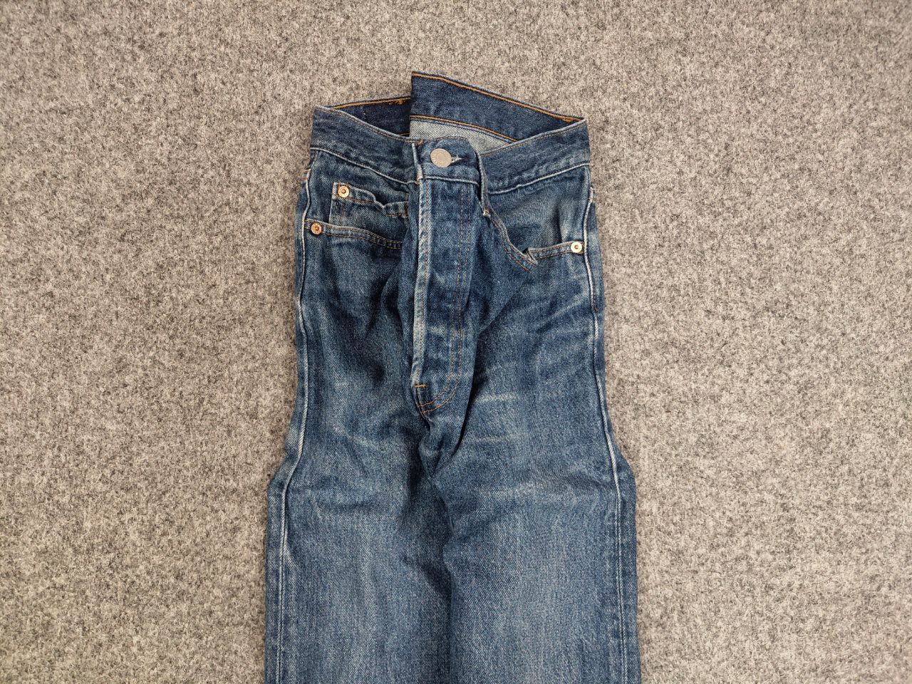 Levi's Vintage 90's levis 501 Distressed Faded Denim Jeans usa Size US 31 - 7 Thumbnail