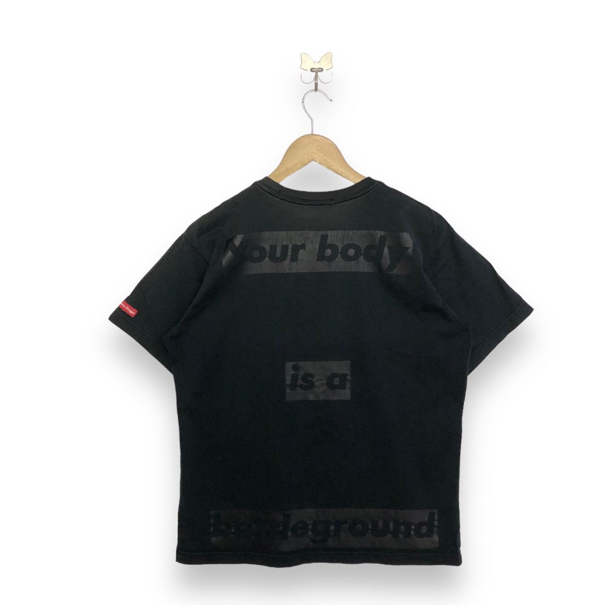 Barbara Kruger × Uniqlo Barbara Kruger Art X Uniqlo Your Body Is Battleground Tshirt Size US M / EU 48-50 / 2 - 2 Thumbnail