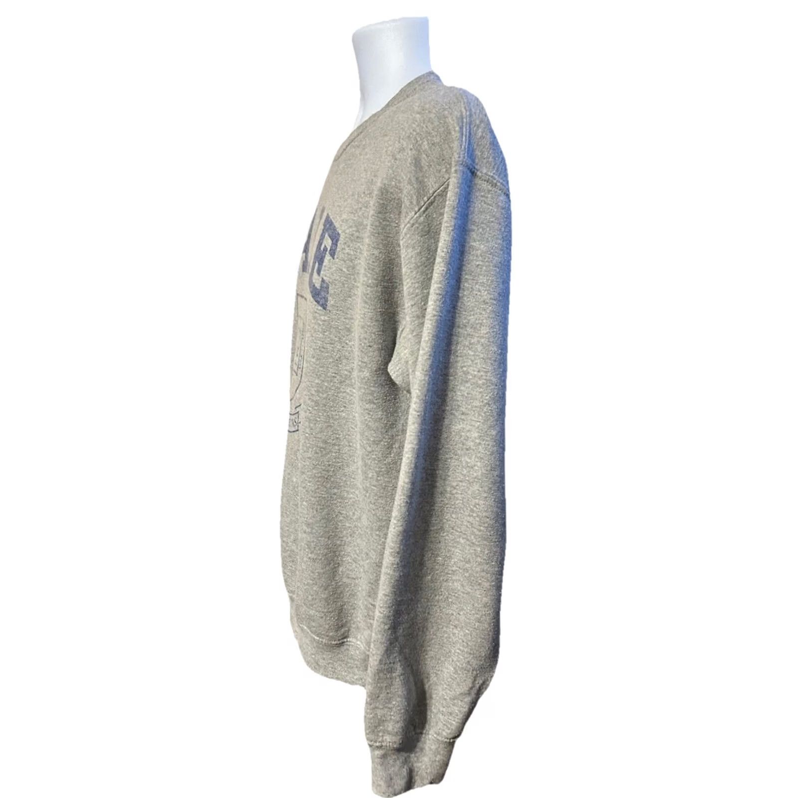 Spell Yale University Pullover Sweatshirt M Gray Logo Front Spell out 2000s Yale University Yale Sports Ivy League Mens Womens Unisex Adults Regular Size M Size US M / EU 48-50 / 2 - 3 Thumbnail