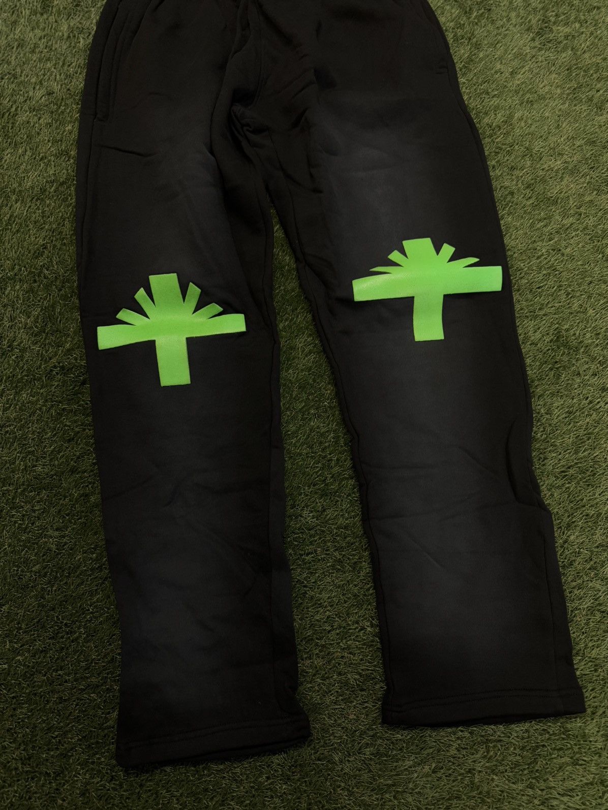 Vertabrae Vertabrae Sweatpants Black Green Size XXL (NEW) Size US 36 / EU 52 - 2 Thumbnail
