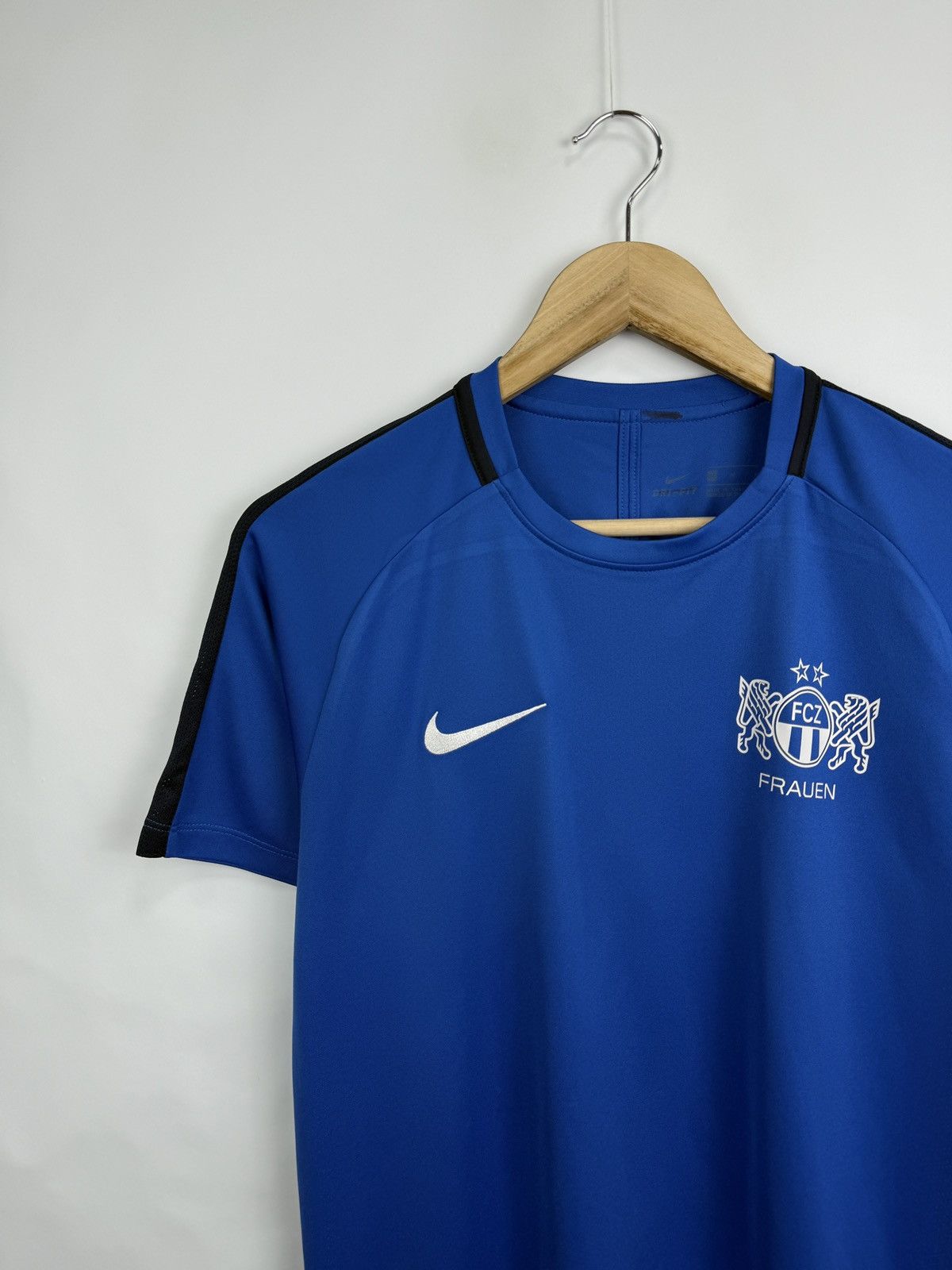 Nike 🇨🇭 Nike FCZ Zurich Switzerland Suisse Swiss Soccer T-Shirt Size US M / EU 48-50 / 2 - 2 Thumbnail