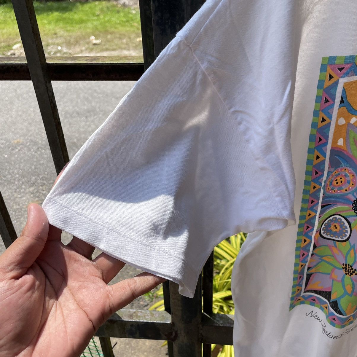 Designer × Vintage 🔥Vintage 90s Bec Pierce New Zealand Pop Art Flower Tee Size US L / EU 52-54 / 3 - 11 Thumbnail