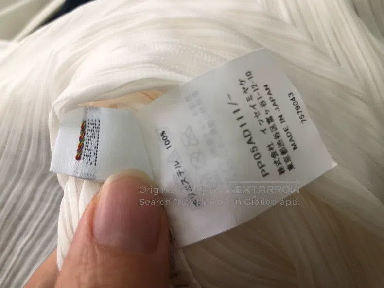 Issey Miyake Issey Miyake Pleated Shawl White Size ONE SIZE - 4 Thumbnail