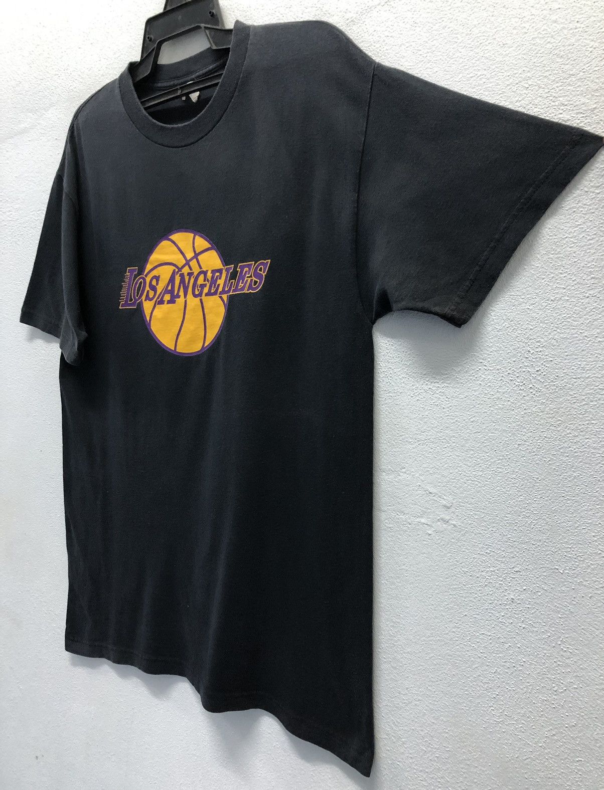 Vintage Vintage Los Angelea Lakers T-Shirt Size US L / EU 52-54 / 3 - 5 Thumbnail