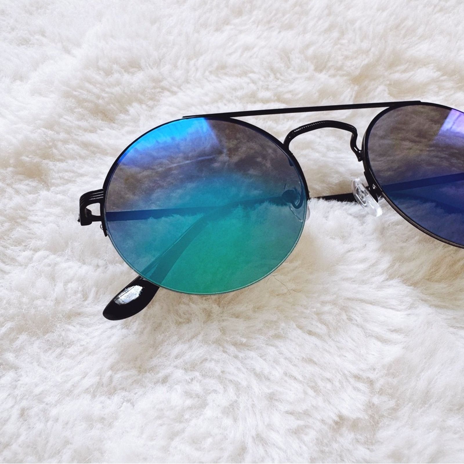Other Carly Mirrored Blue & Green Chic Round Sunglasses Size ONE SIZE - 3 Thumbnail