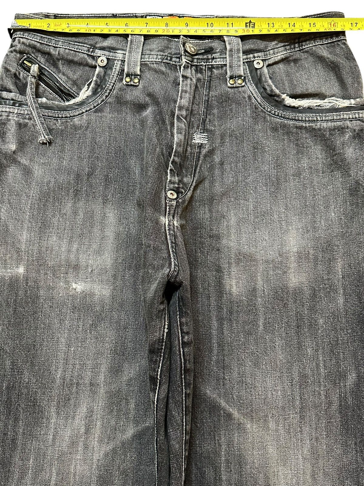 Akademiks Vintage Japanese Akademiks Faded Wash Distress Baggy Jeans Size US 33 - 13 Thumbnail