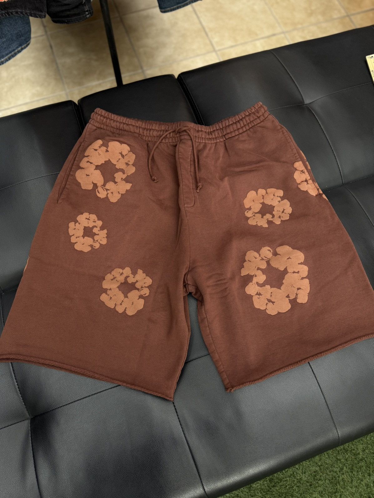 DENIM TEARS Denim Tears Shorts Cotton Wreath Size XL Brown 2025 Size US 34 / EU 50 - 1 Thumbnail