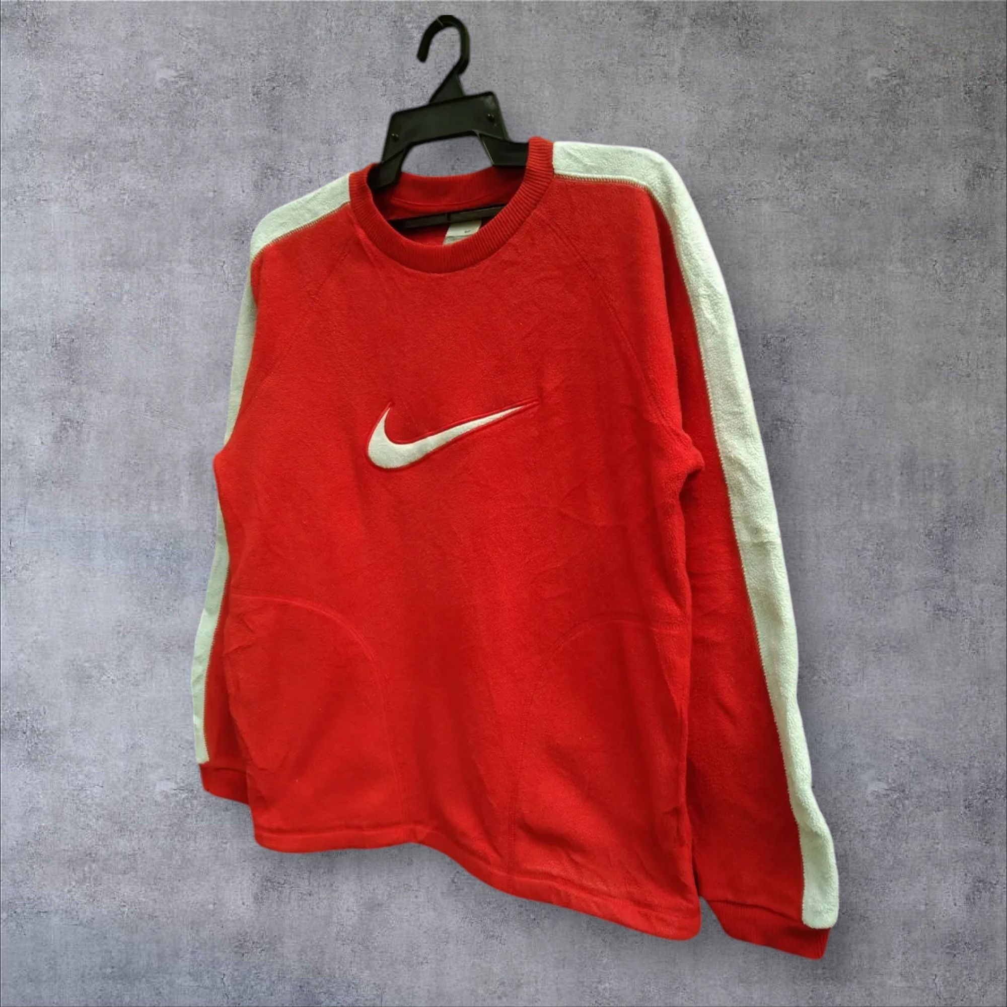 Nike NIKE EMBROIDERY LOGO FLEECE SWEATSHIRT (KIDS) Size US L / EU 52-54 / 3 - 3 Thumbnail