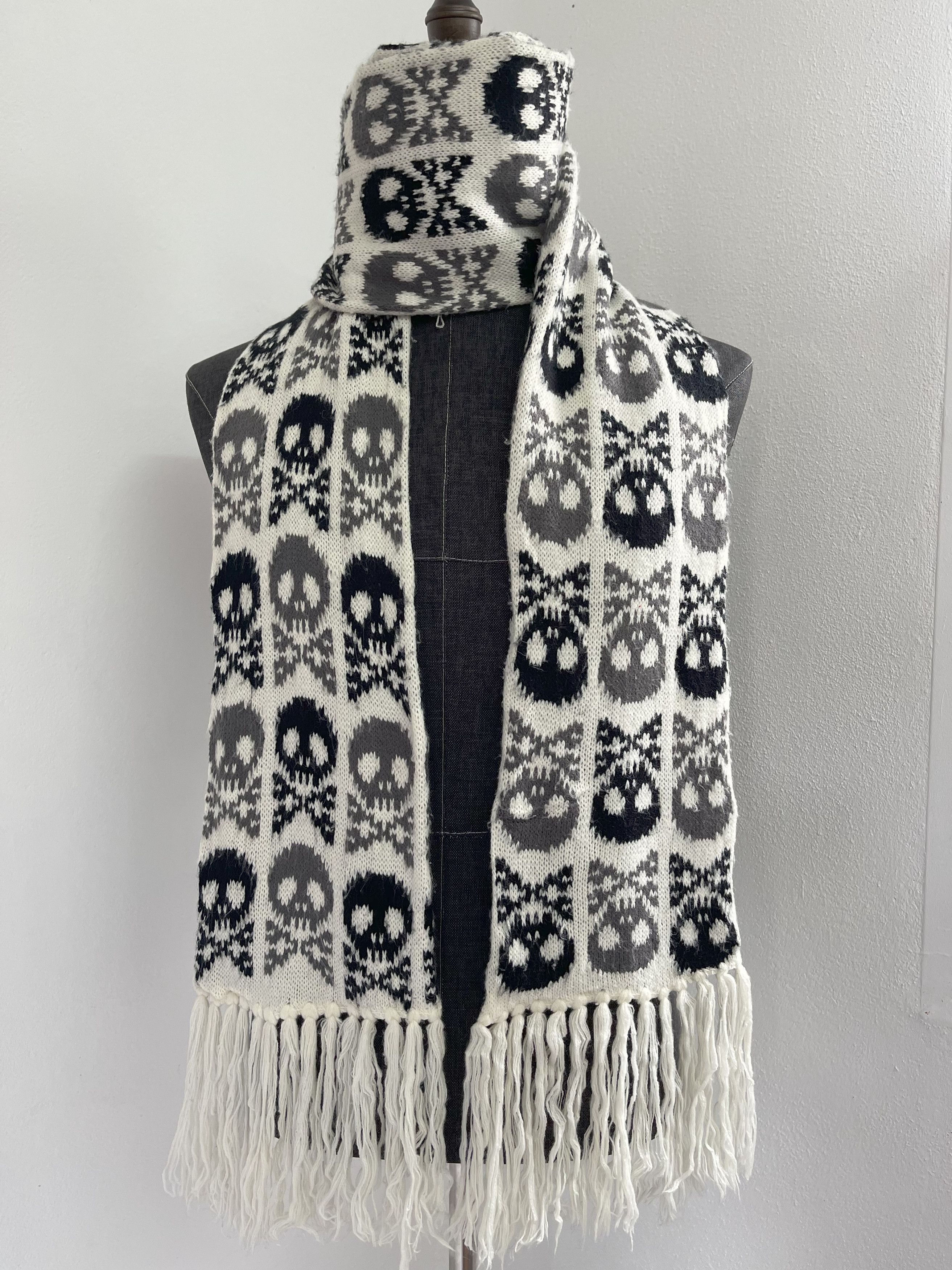 Vintage Vintage Skulls Scarf / Muffler / Accessories - 6032 Size ONE SIZE - 1 Thumbnail