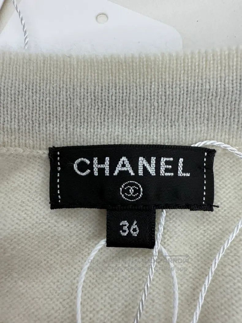 Chanel Chanel 5-character cashmere sweater on the chest Size XS / US 0-2 / IT 36-38 - 3 Thumbnail
