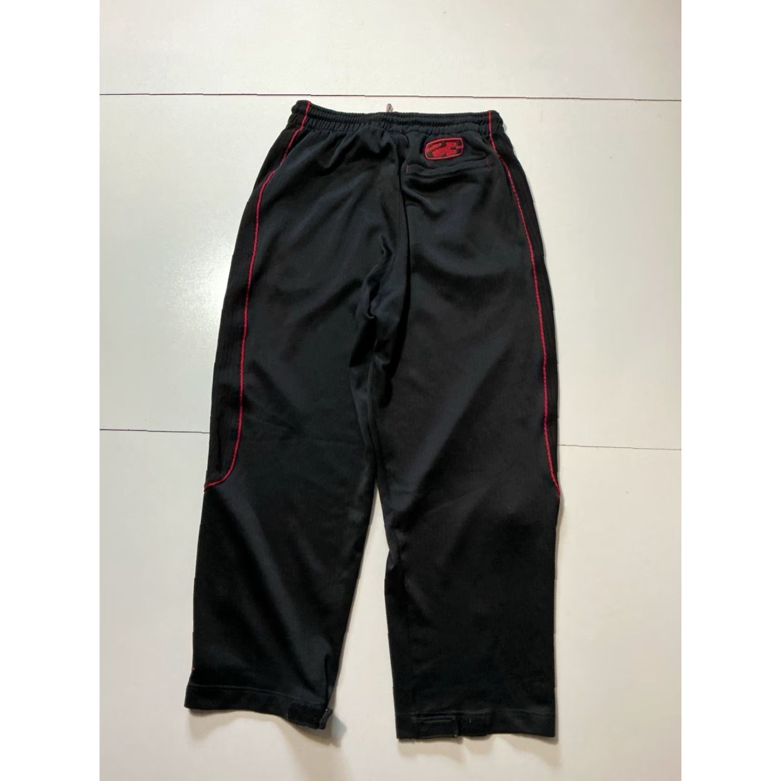 Jordan Brand VINTAGE Air Jordan Track Pants Sz. L Black Red Striped Jumpman 23 Mens Pants Warm Up 90s 00s Size US 33 - 3 Thumbnail