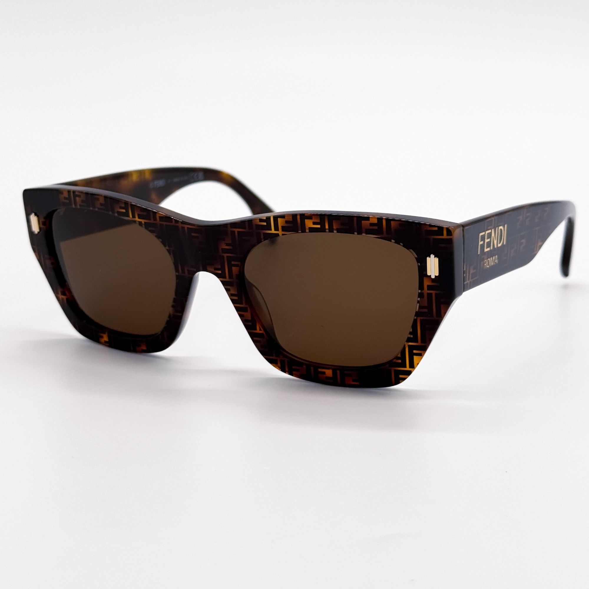 Fendi Fendi Women Sunglasses Truffle Light Brown FE40032I  display picture 2