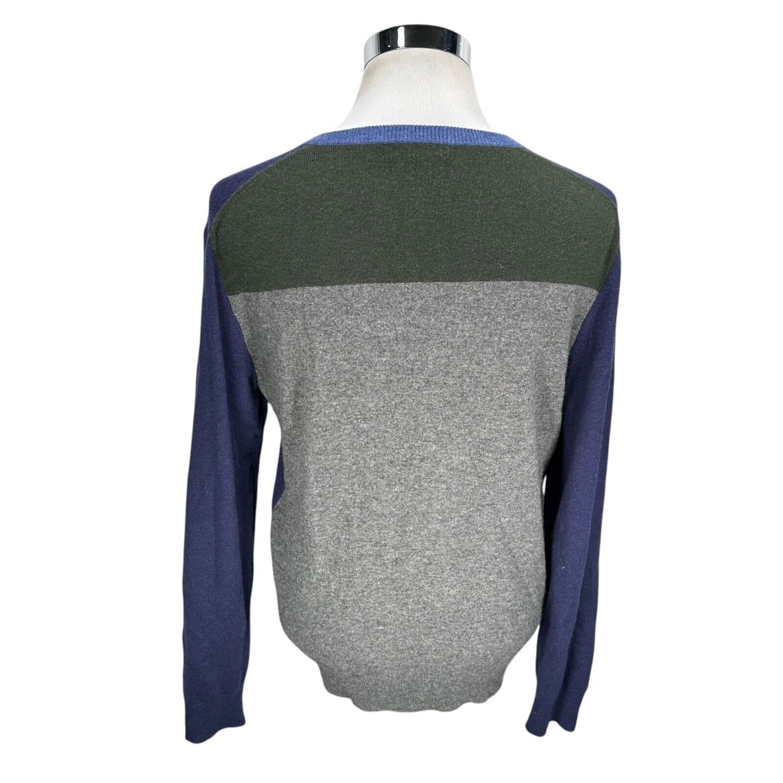 Neiman Marcus Neiman Marcus Sweater Mens Large Blue Gray Green V-Neck Size US L / EU 52-54 / 3 - 4 Thumbnail