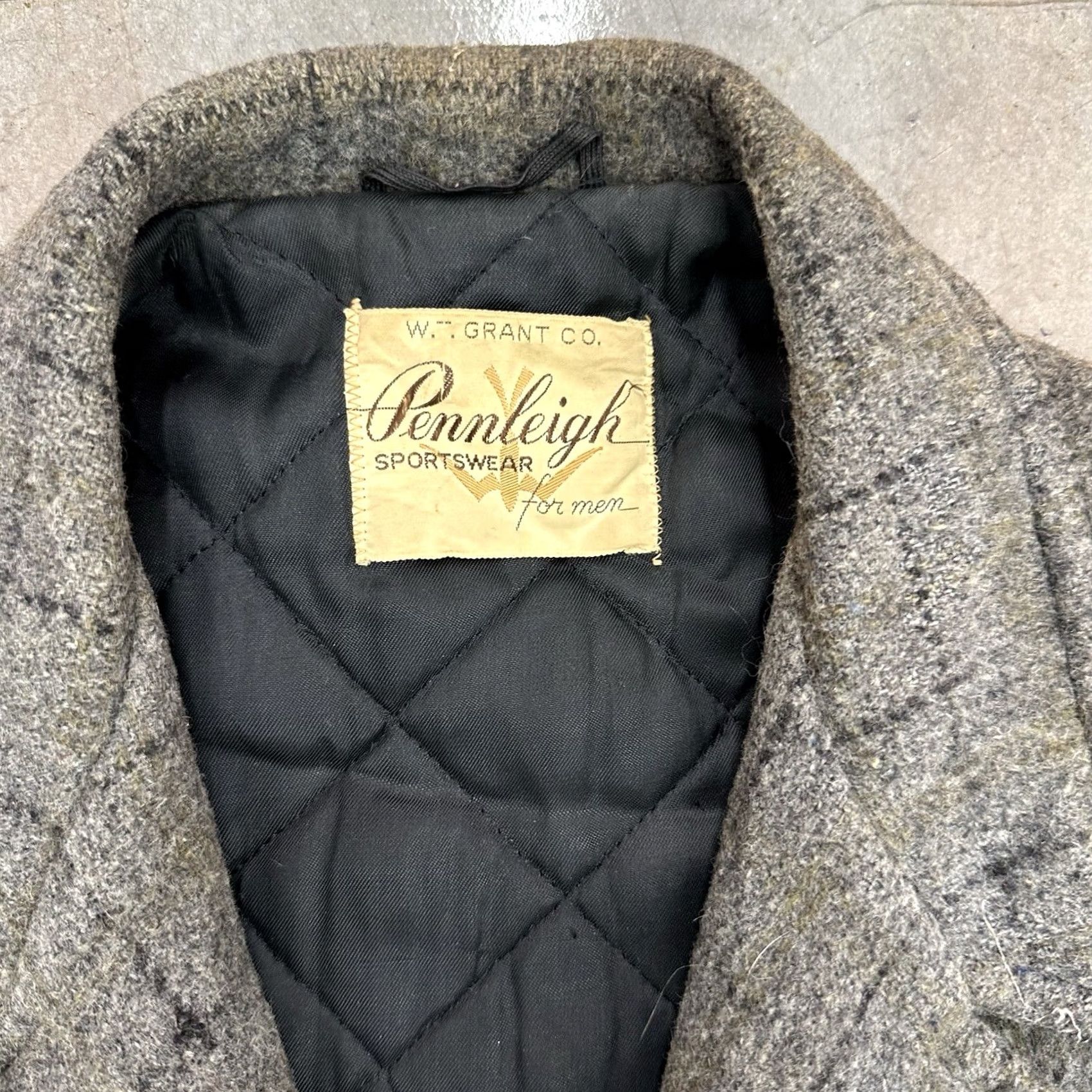 Vintage VINTAGE Pennleigh Sportswear W.T. Grant Co. Wool Men’s Coat Gray Plaid Quilted 1950s L Mens Size US L / EU 52-54 / 3 - 2 Thumbnail