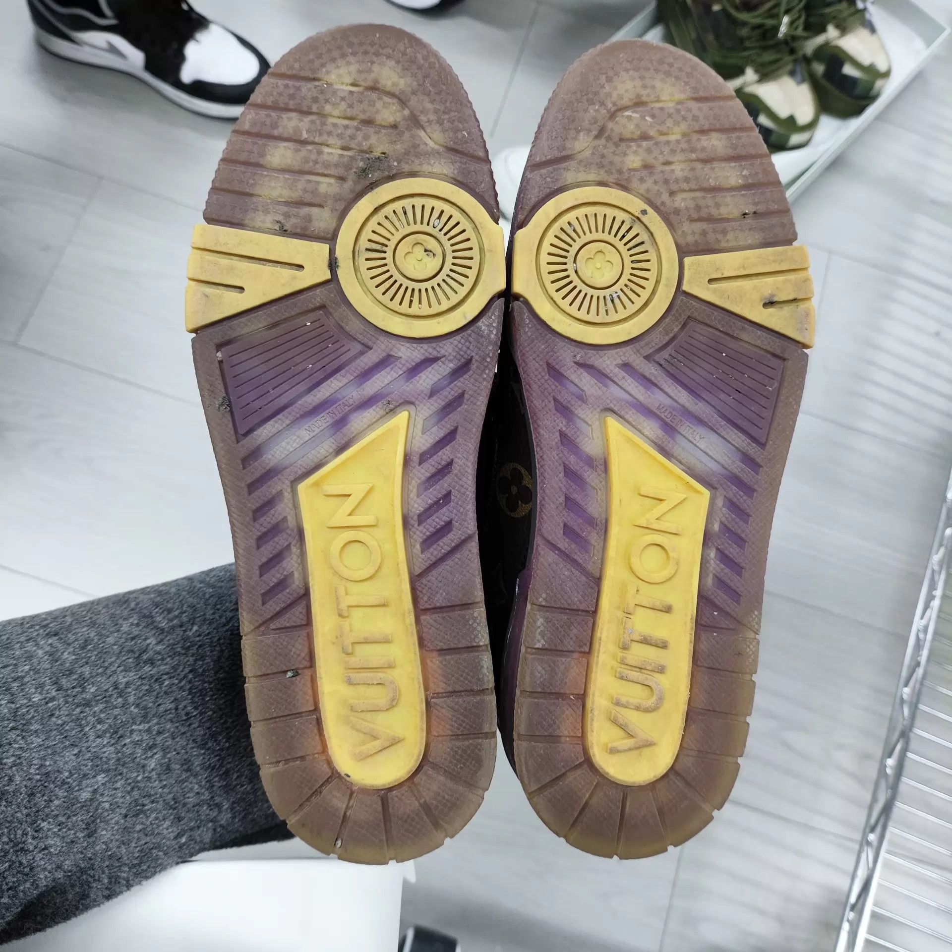 Louis Vuitton LV sneakers US 5.5 purple black Size US 5.5 / IT 35.5 - 4 Thumbnail