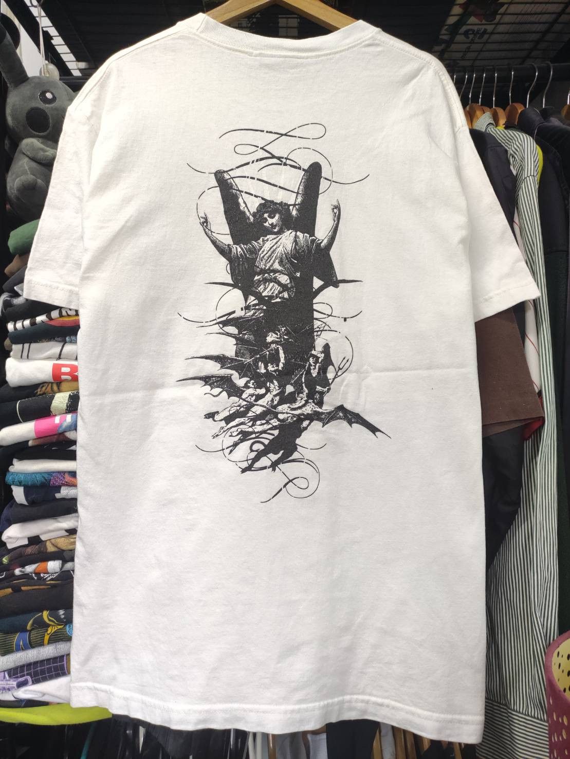 The Hundreds Vtg 00's The Hundreds " Lost Angels " Art T-Shirt Size US L / EU 52-54 / 3 - 2 Thumbnail