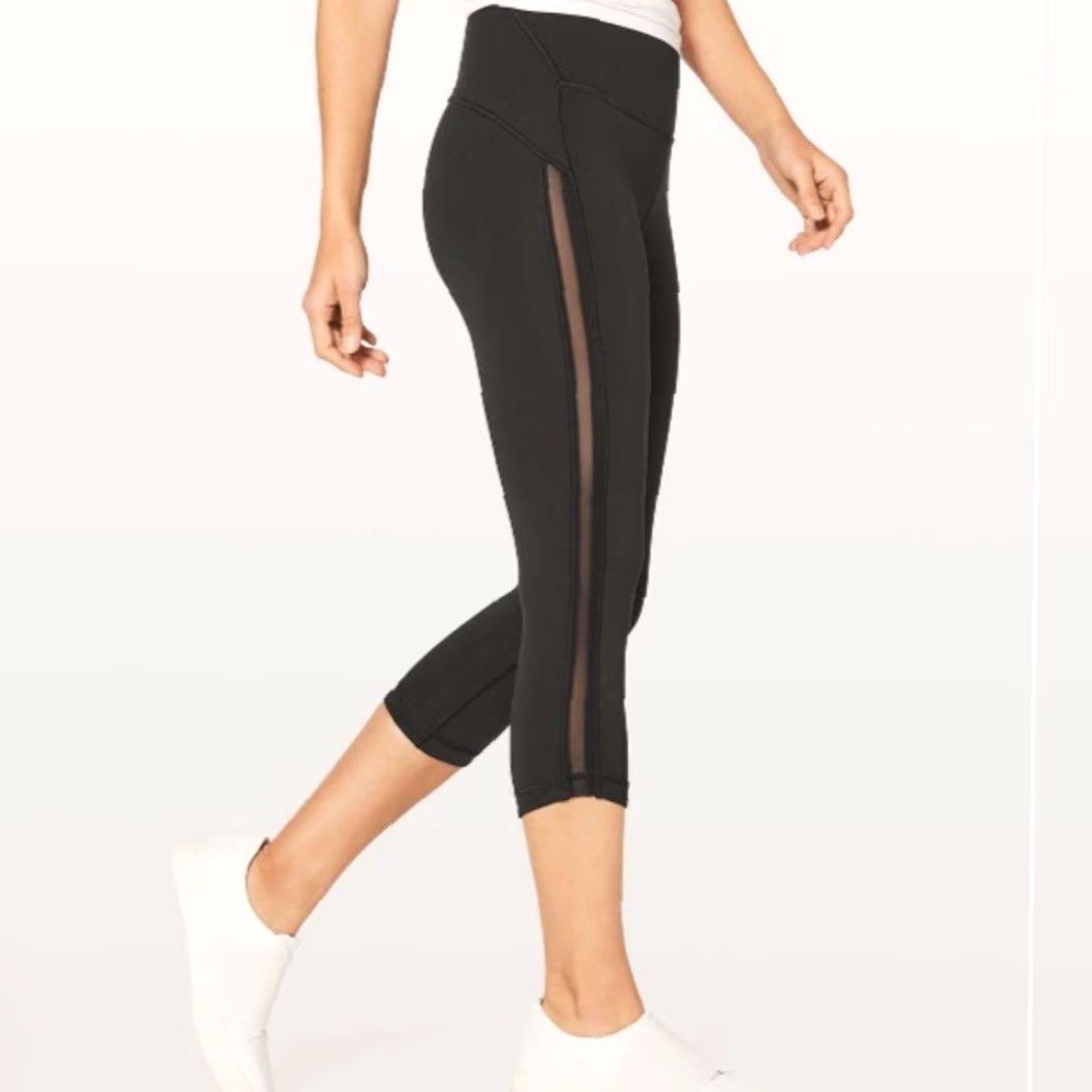 Lululemon Lululemon Wunder Under Crop (Hi-Rise) Awakend Leggings Black 2 Women Regular Capri 2 Black Womens Size 26" / US 2 / IT 38 - 2 Thumbnail