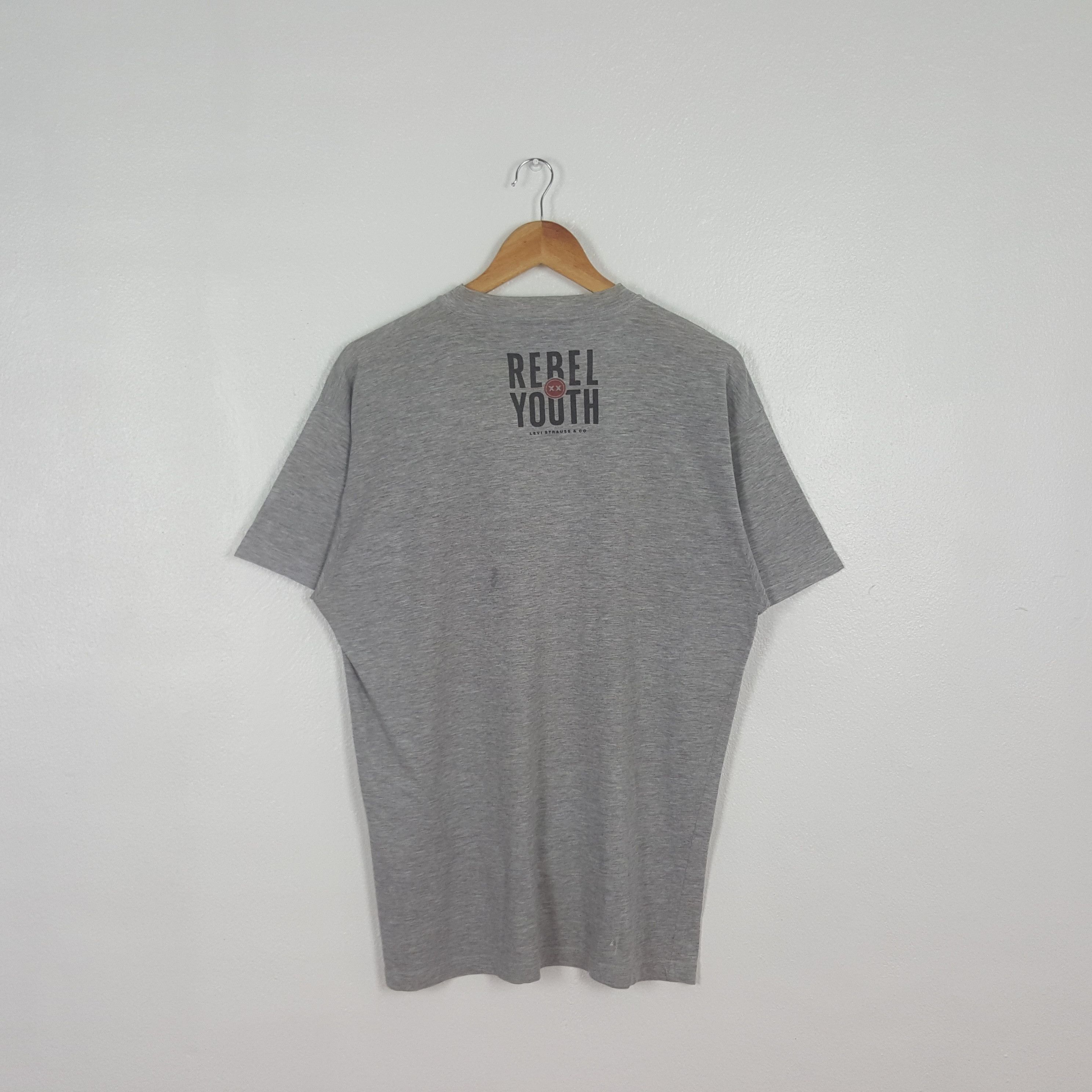 Levi's Vintage Levi's 501 Rebel Youth American Tshirt C312N10 Size US L / EU 52-54 / 3 - 3 Thumbnail