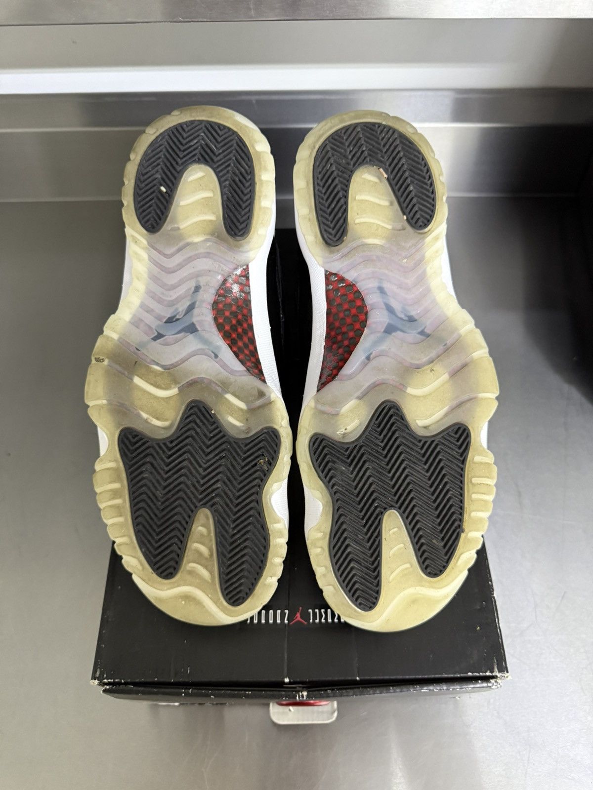Jordan Brand Jordan 11 72-10 Size US 11 / EU 44 - 7 Thumbnail