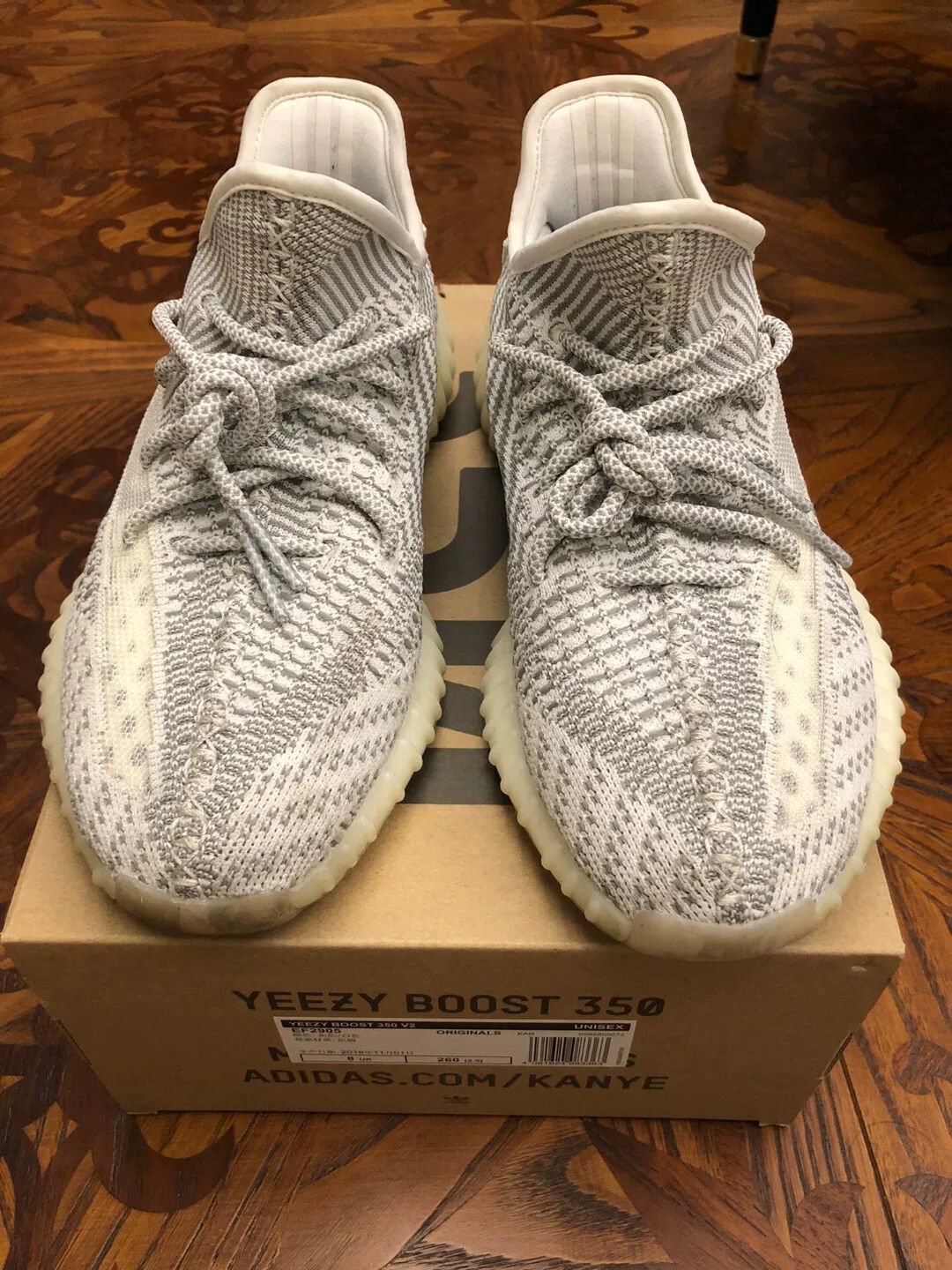 YEEZY 350 V2 Static