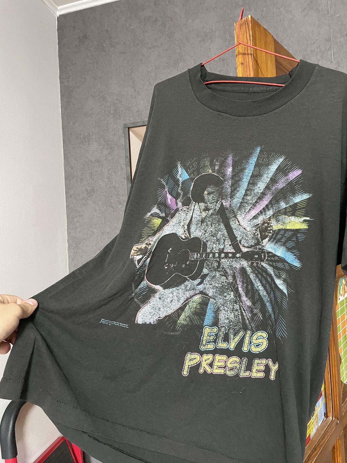 Vintage 1994 Elvis Presley Sunfaded Vintage T-shirt Single stitch Size US L / EU 52-54 / 3 - 1 Thumbnail