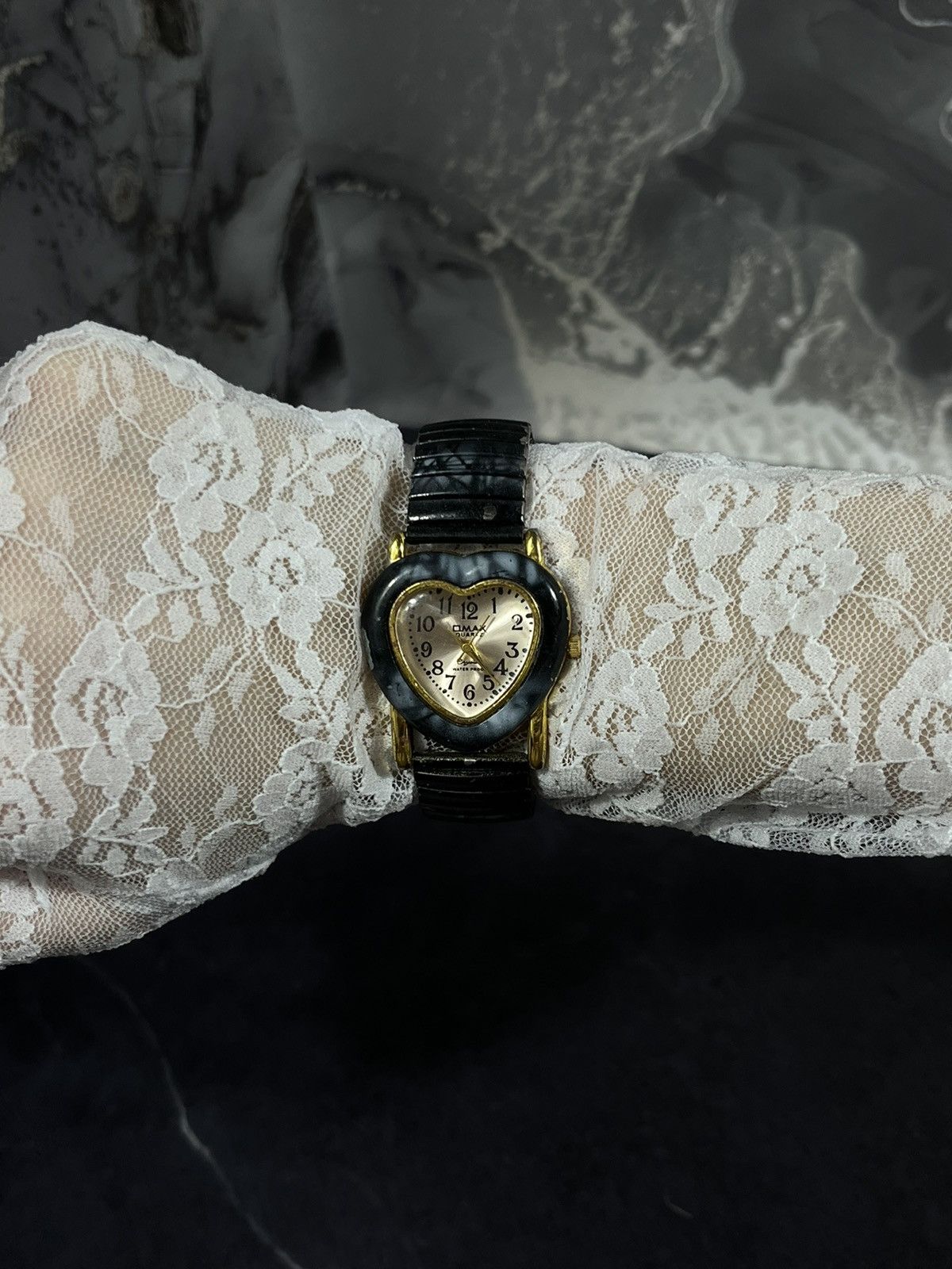 Japanese Brand Omax Vintage Heart-Shaped Wristwatch, Japanese Brand Size ONE SIZE - 8 Thumbnail