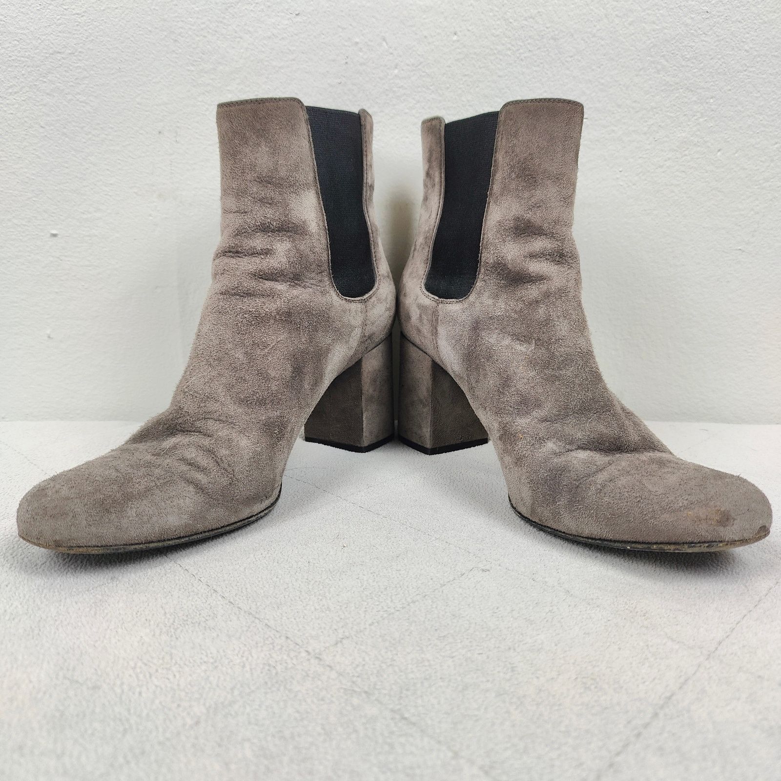 Saint Laurent Paris Saint Laurent Lou Suede Chelsea Boots Womens 38.5 8.5 Gray Size US 8.5 / IT 38.5 - 6 Thumbnail