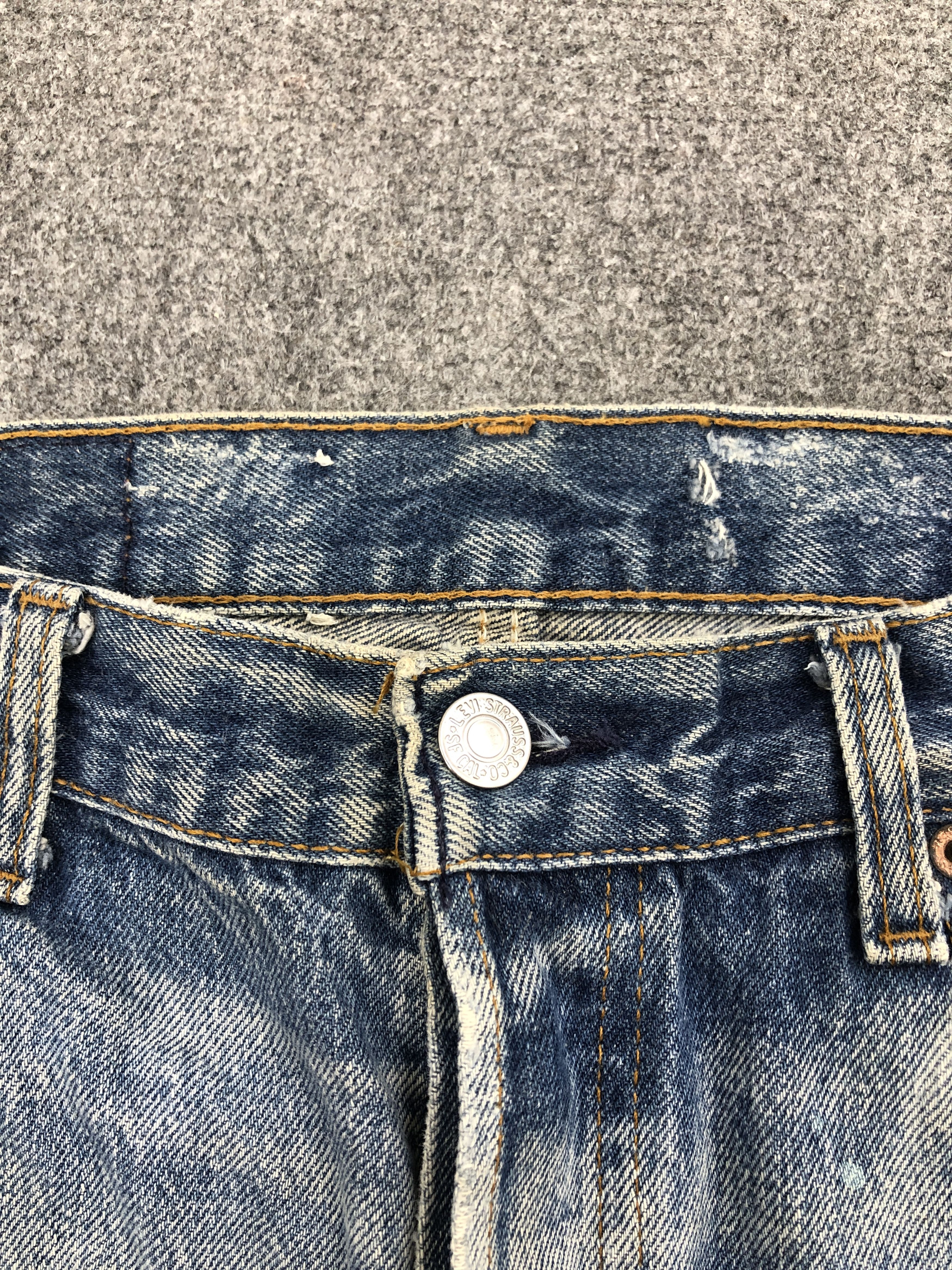 Levi's × Vintage Vintage 90s Levis 501 Distressed Faded Blue Jeans Size US 33 - 11 Thumbnail