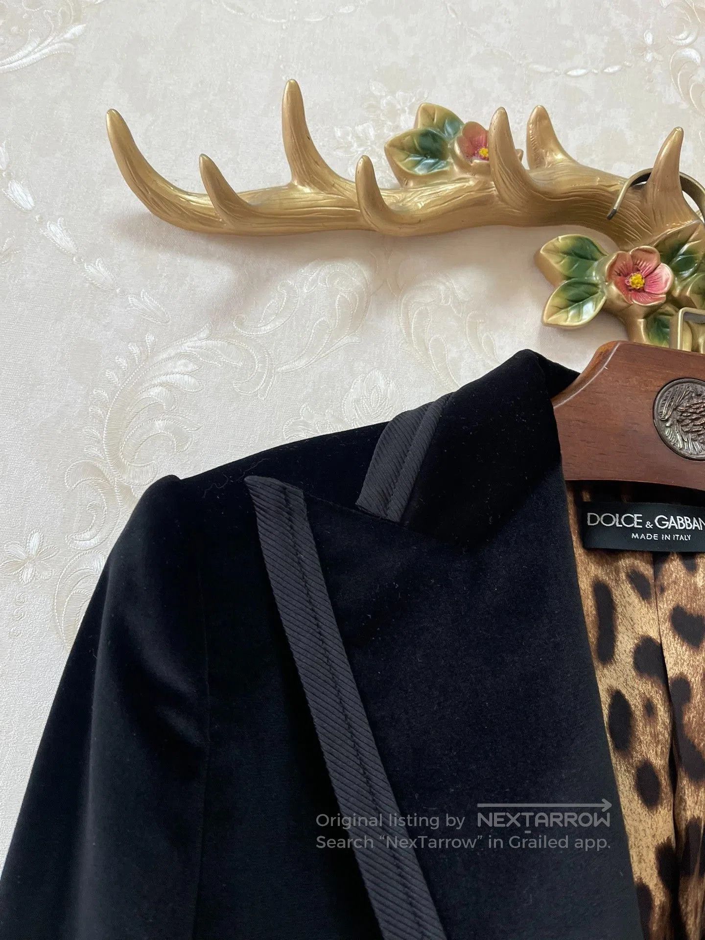 Dolce & Gabbana DG Runway Velvet Peak Lapel Blazer. Size M / US 6-8 / IT 42-44 - 8 Thumbnail