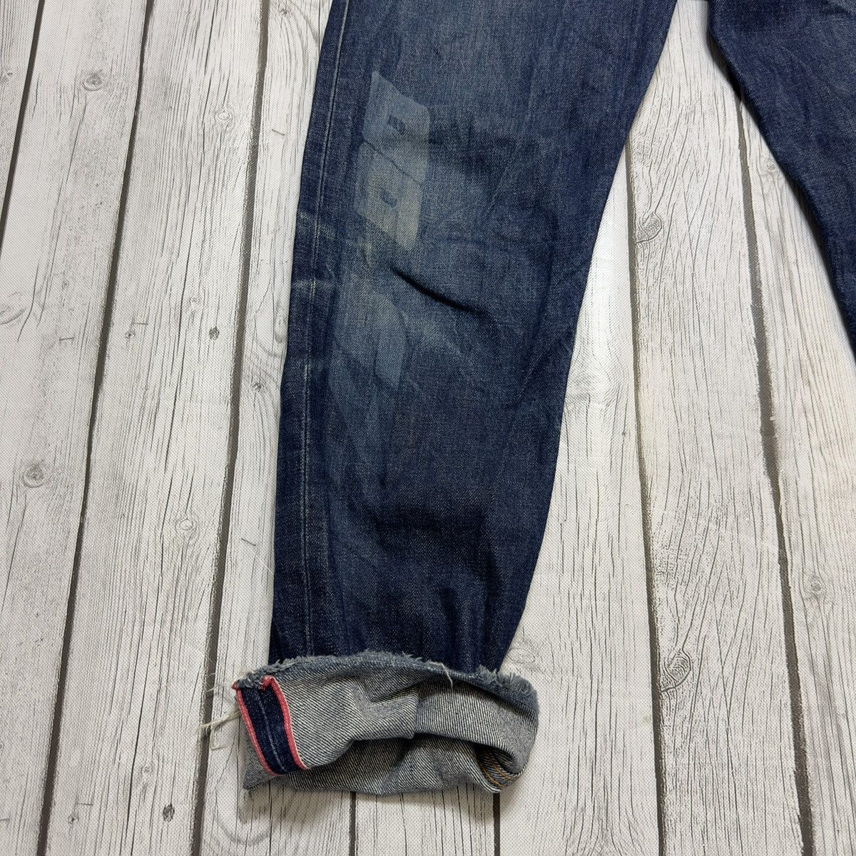 Naked & Famous Naked & Famous Weird Guy Dirty Fade Selvedge jeans Size US 33 - 3 Thumbnail