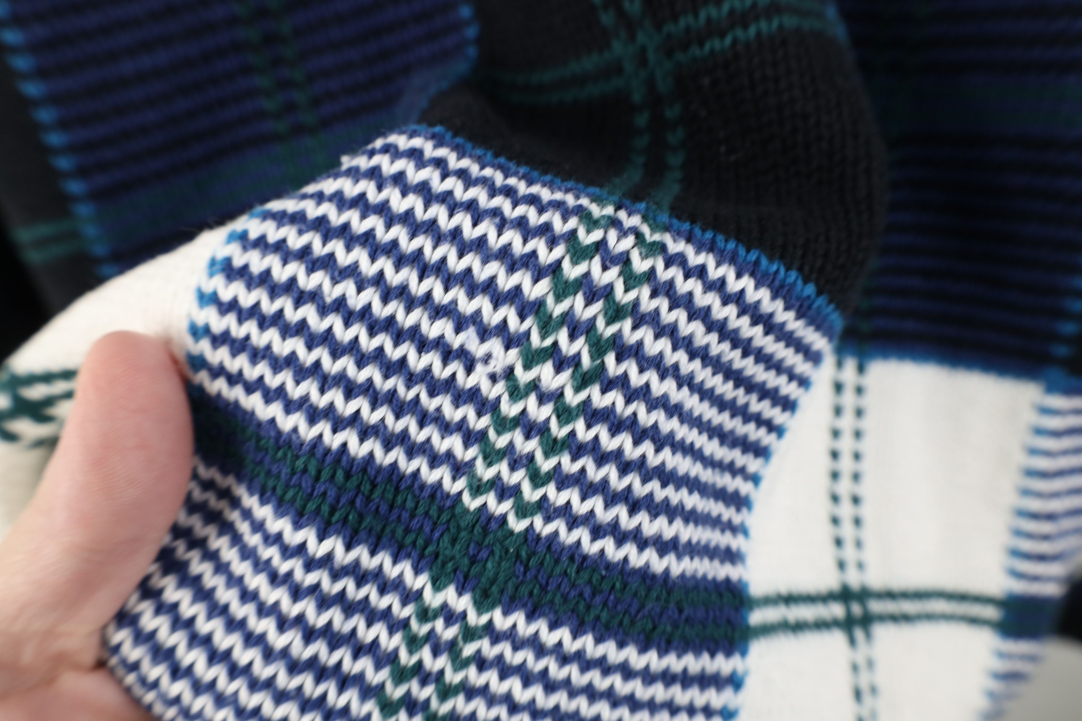 Vintage Vintage 90s Streetwear Heavy Cotton Knit Sweater Plaid Size US XL / EU 56 / 4 - 5 Thumbnail