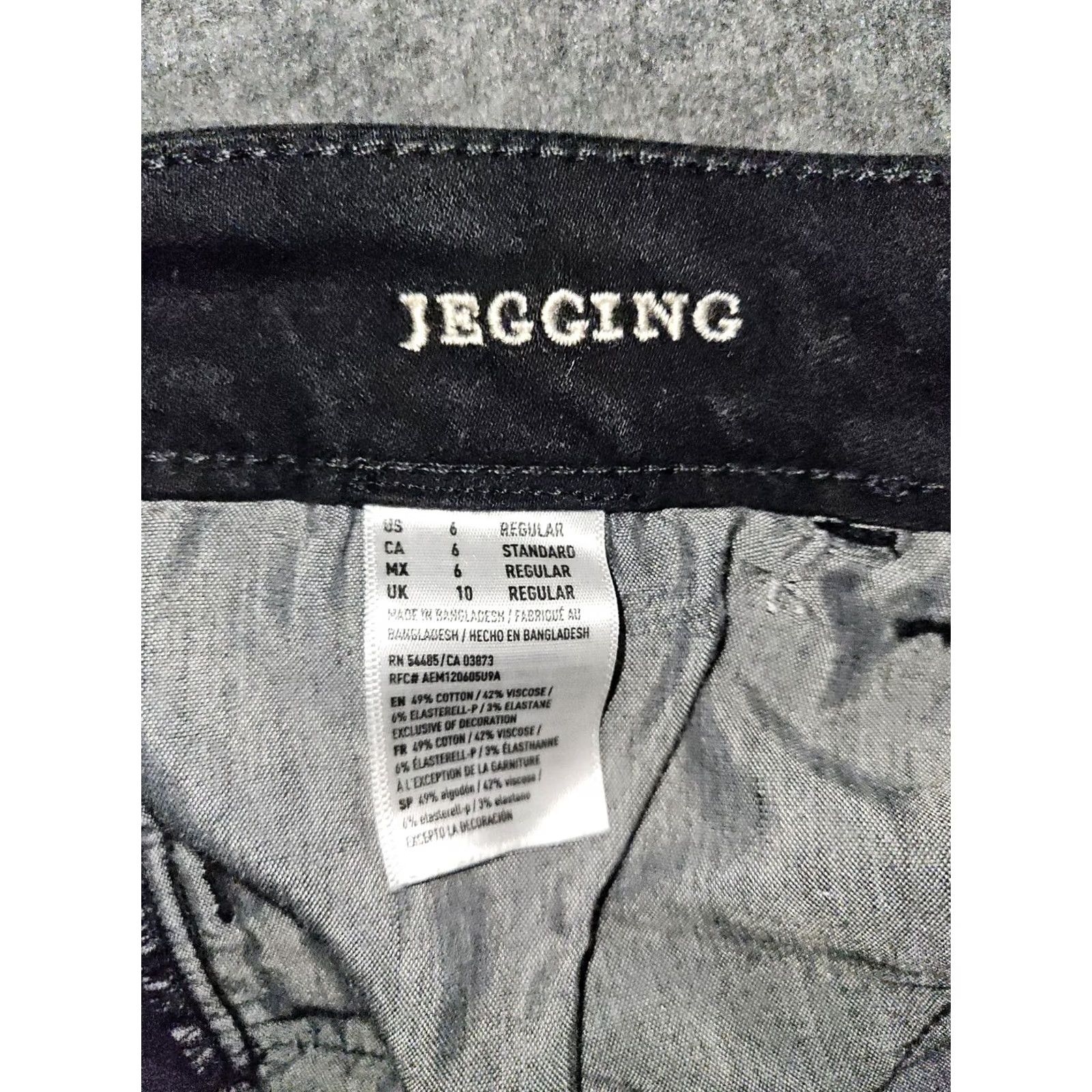 American Eagle Outfitters VINTAGE American Eagle Jeggings Women's 6 Regular Black Low Rise Distressed Jeans Size 28" / US 6 / IT 42 - 3 Thumbnail