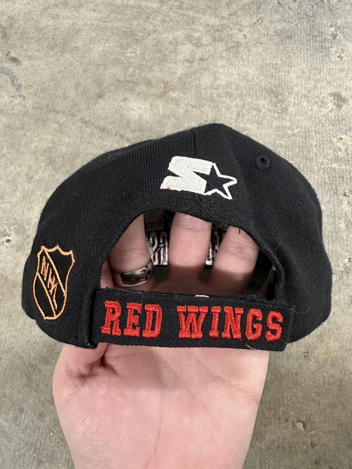 NHL × Starter × Vintage Vintage 90s Starter Detroit Red Wings Strapback OSFA Size ONE SIZE - 6 Thumbnail