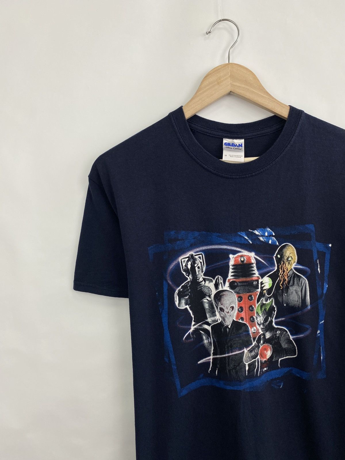 Gildan Vintage Y2K Doctor Who BBC Horror Retro Rare T-Shirt Size US M / EU 48-50 / 2 - 2 Thumbnail
