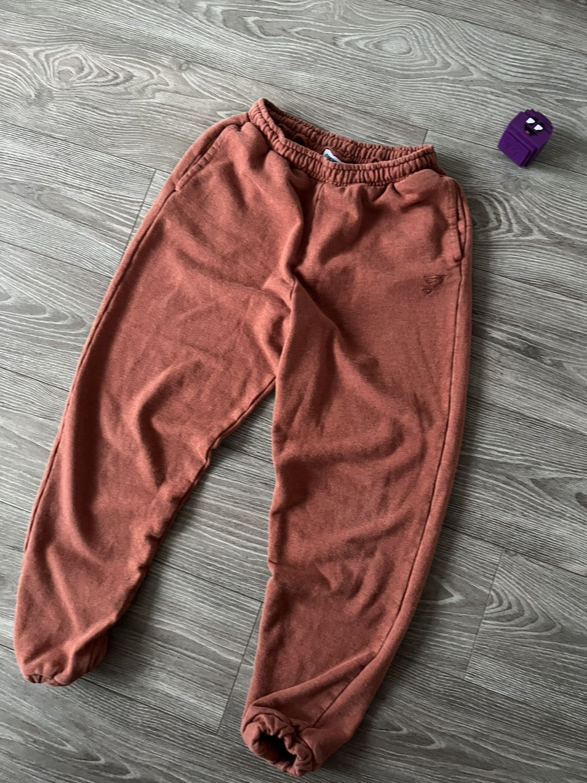 Gymshark Gymshark Red Onyx Embroidered Logo Buggy Sport Jogger Pants Size US 34 / EU 50 - 5 Thumbnail