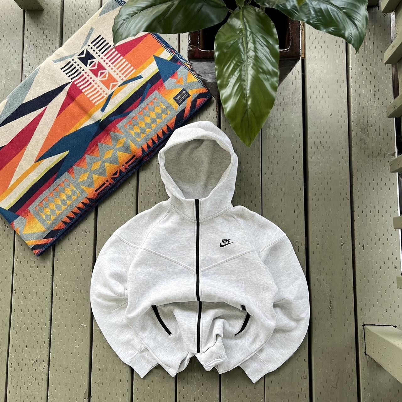Nike Nike Tech Fleece Hoodie L Full Zip Windrunner Zip Pockets Size US L / EU 52-54 / 3 - 2 Thumbnail